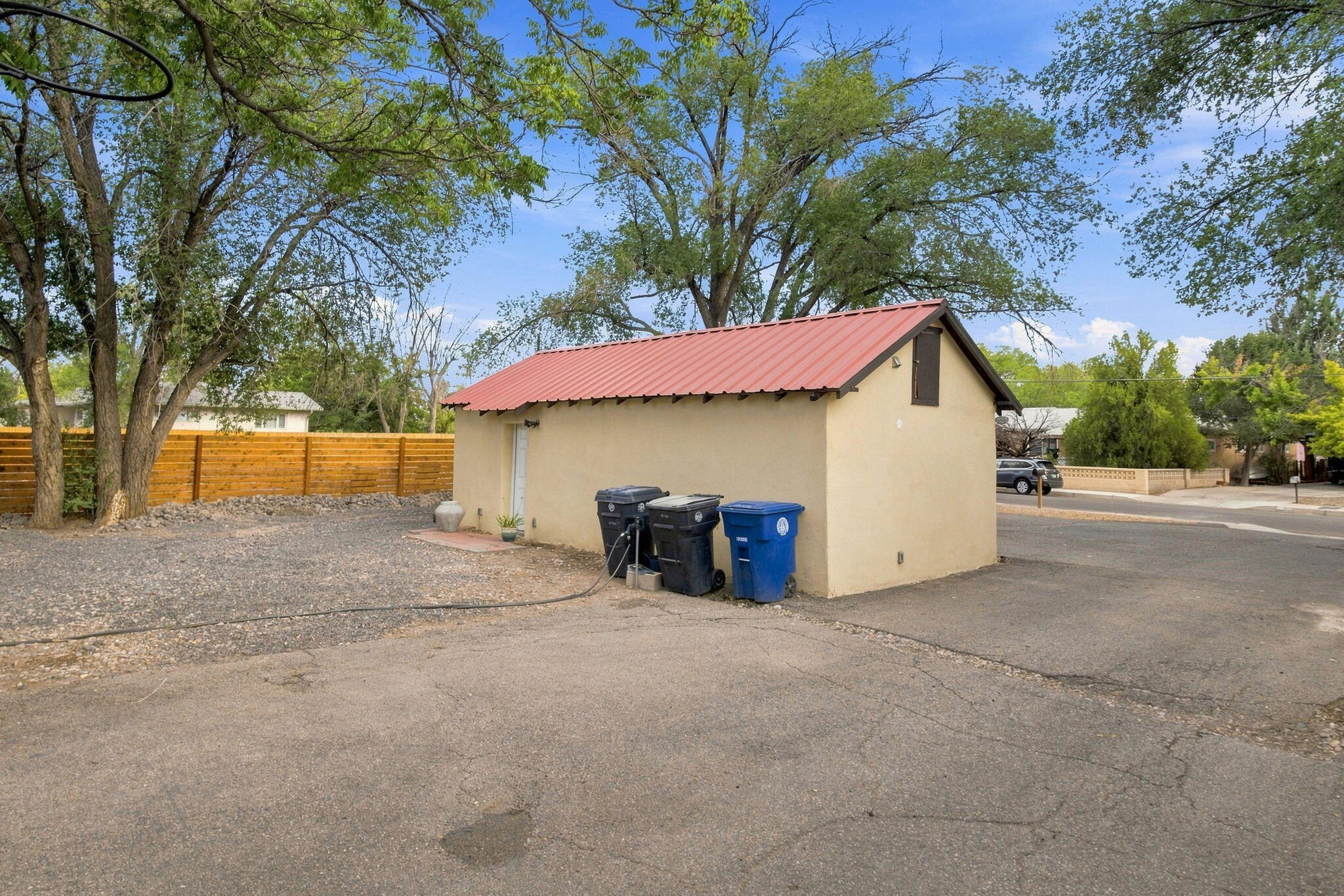 Photo 14 — 2929 Floral Road NW