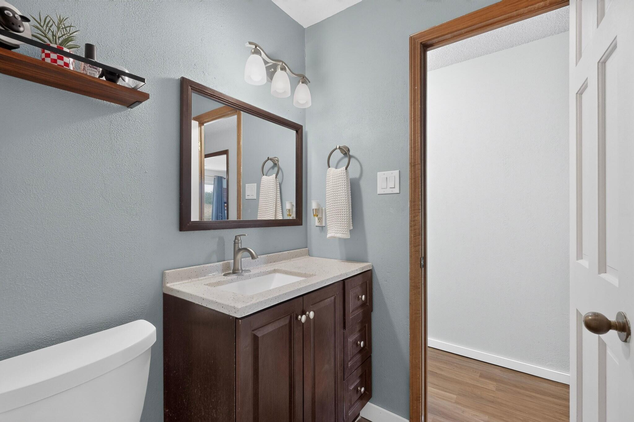 Photo 19 — 3709 Valerie Place NE