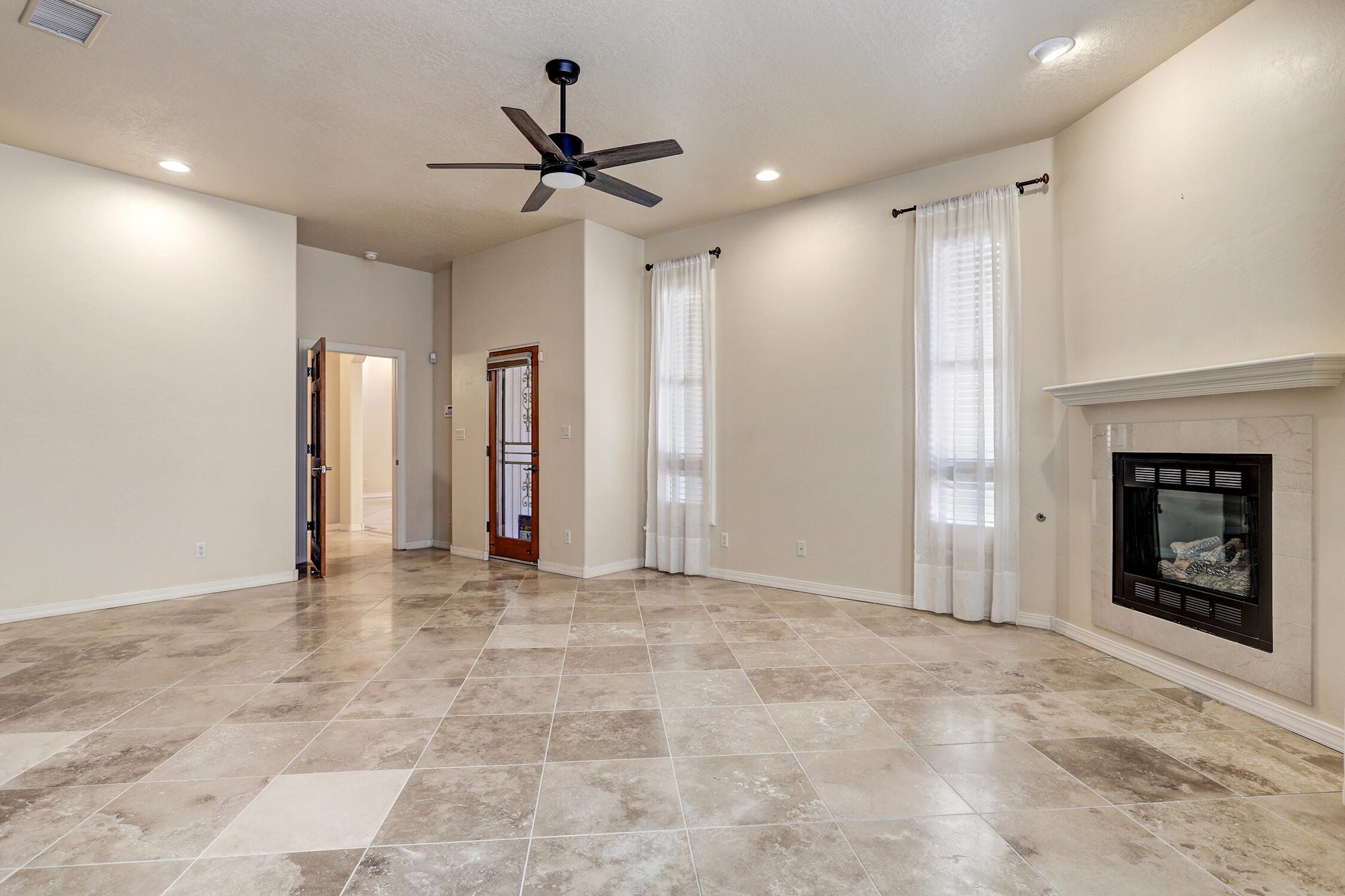 Photo 9 — 508 Laguna Seca Lane NW