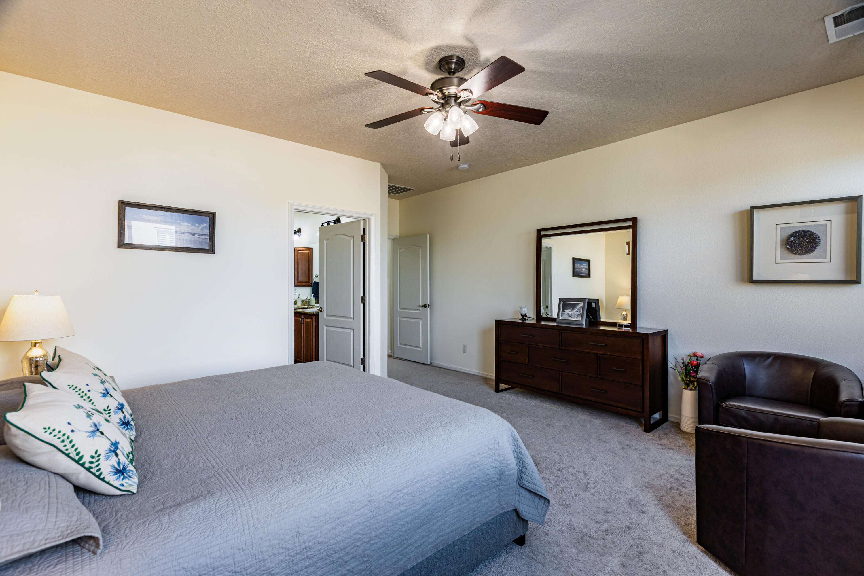 Photo 3 — 901 Prairie Zinnia Drive