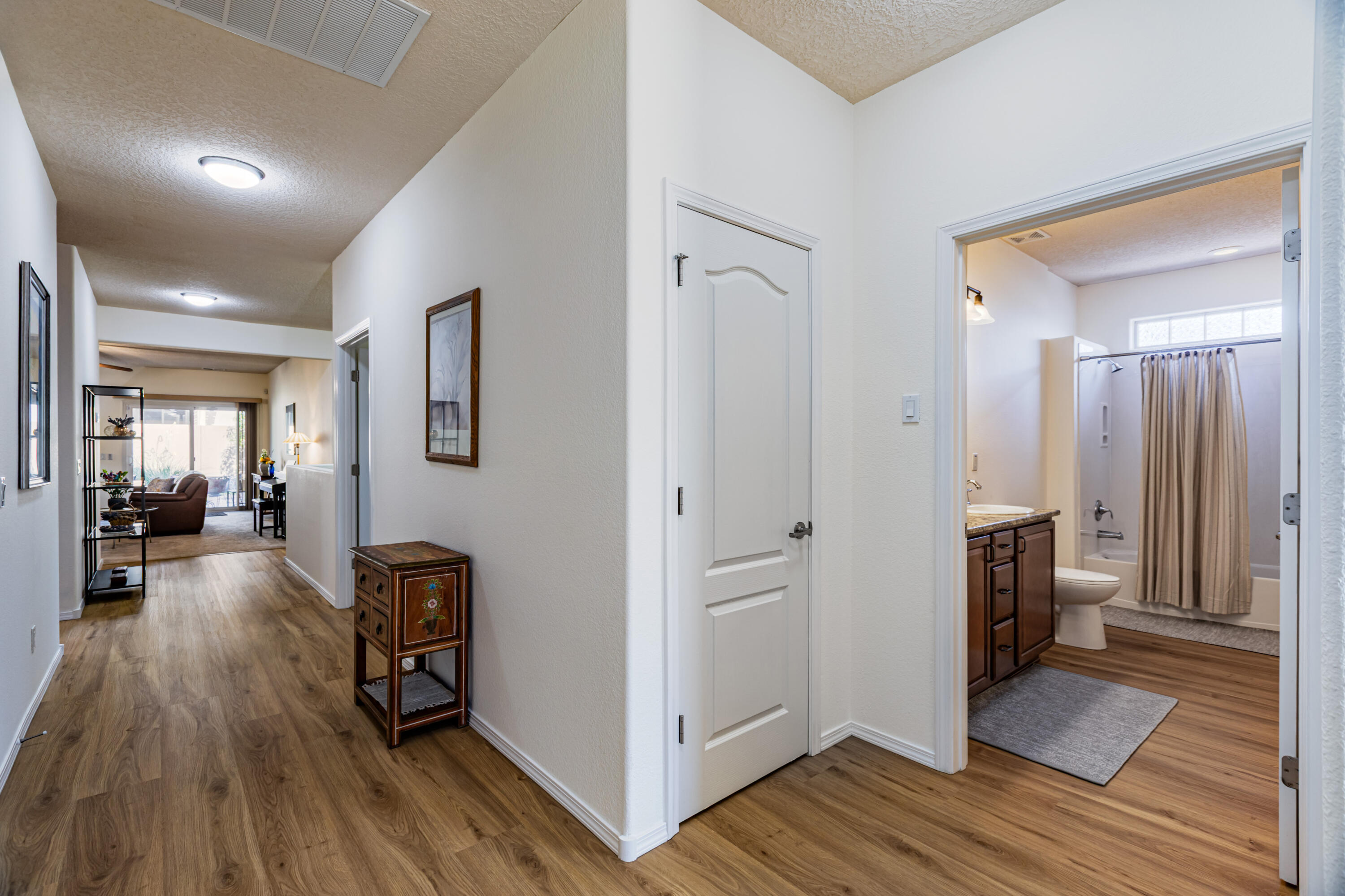 Photo 7 — 901 Prairie Zinnia Drive