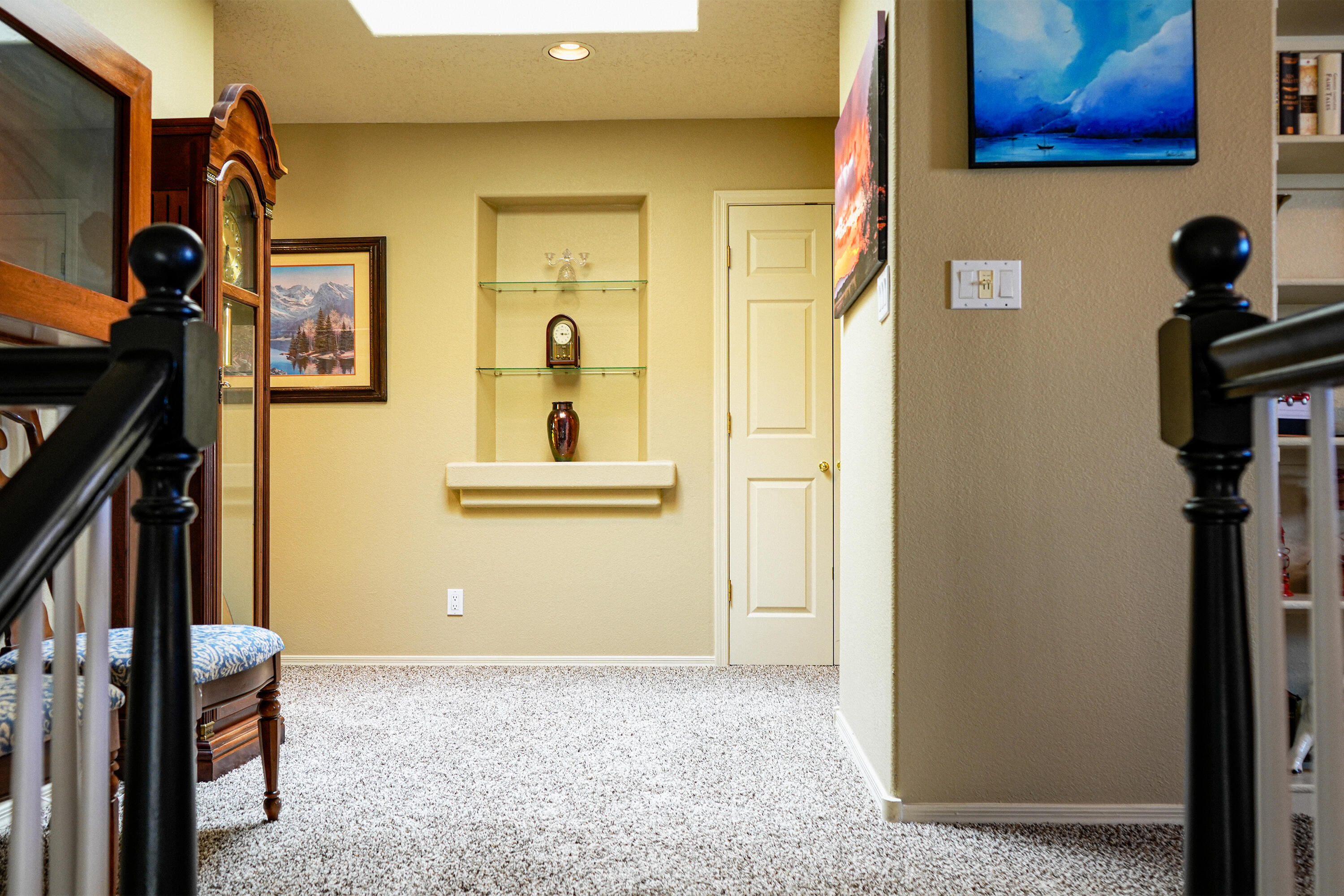 Photo 2 — 6608 Tesoro Place NE