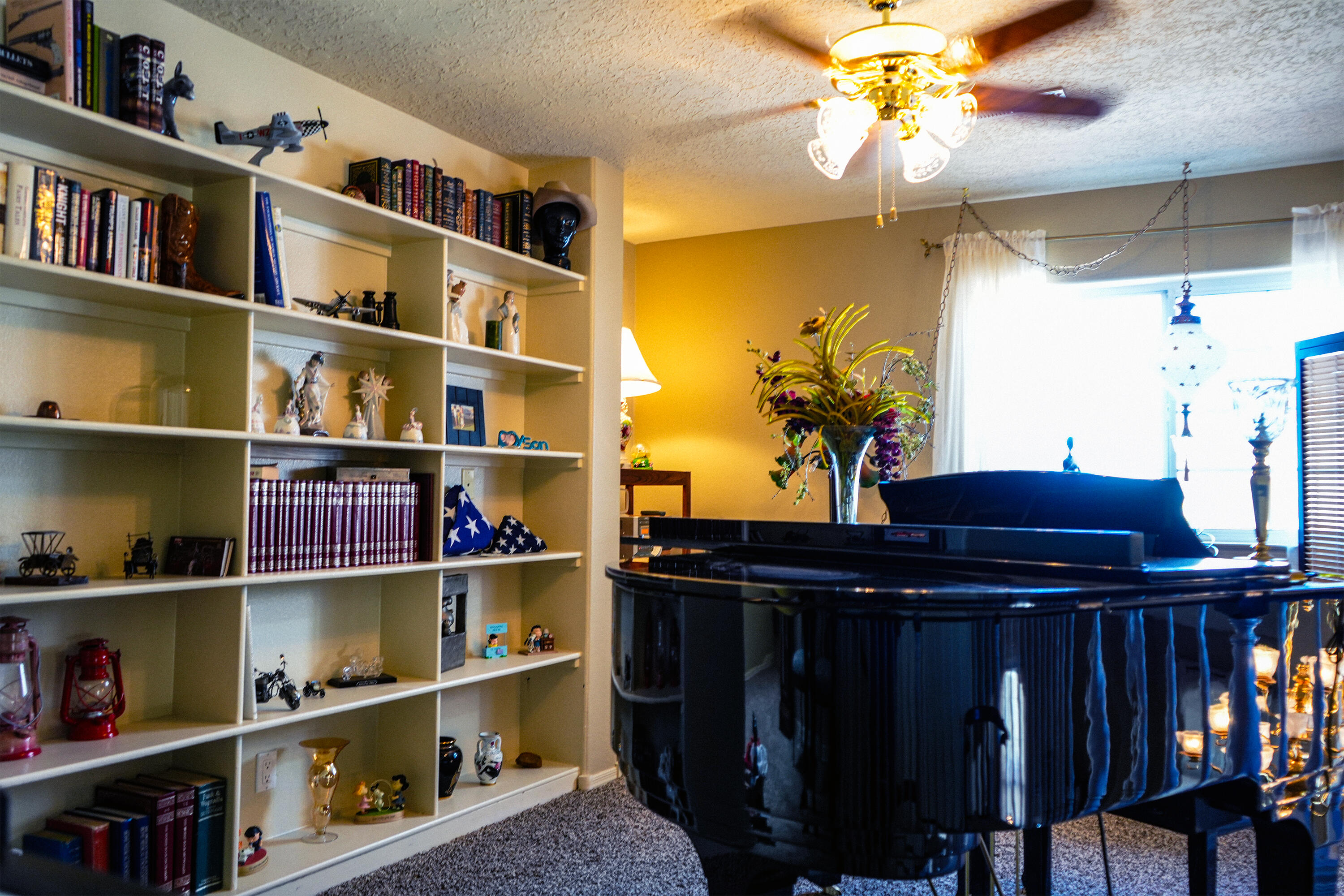 Photo 3 — 6608 Tesoro Place NE