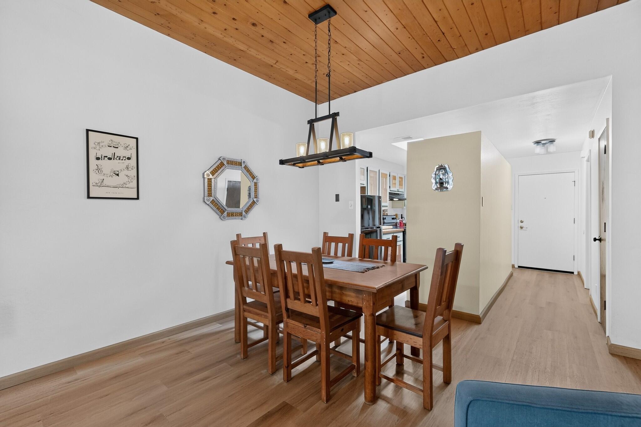 Photo 19 — 560 Berry Road NW