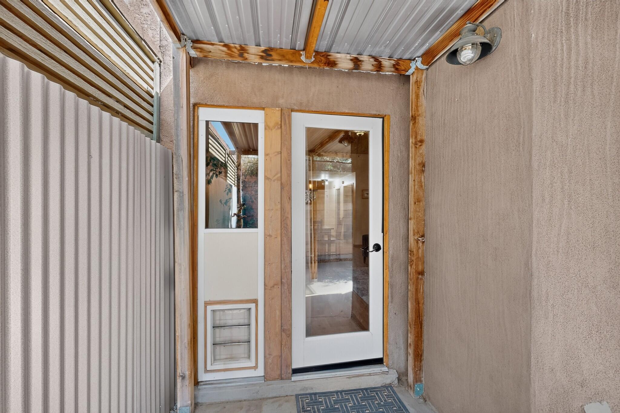 Photo 2 — 560 Berry Road NW