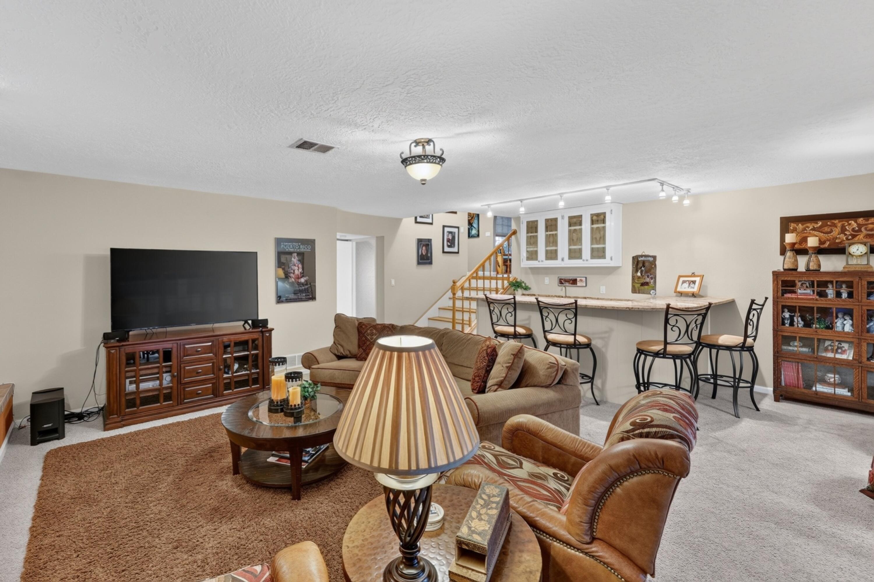 Photo 11 — 7916 Charger Trail NE
