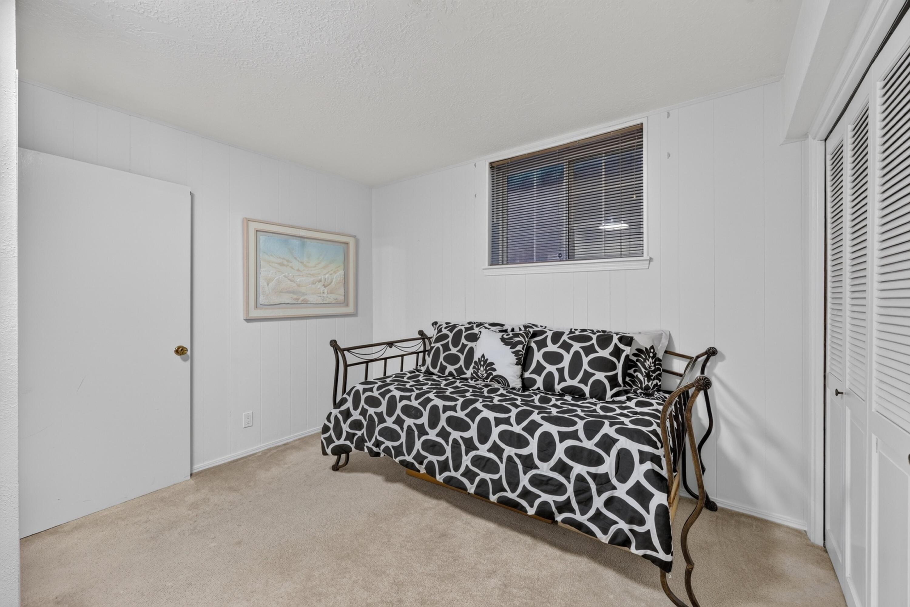 Photo 14 — 7916 Charger Trail NE