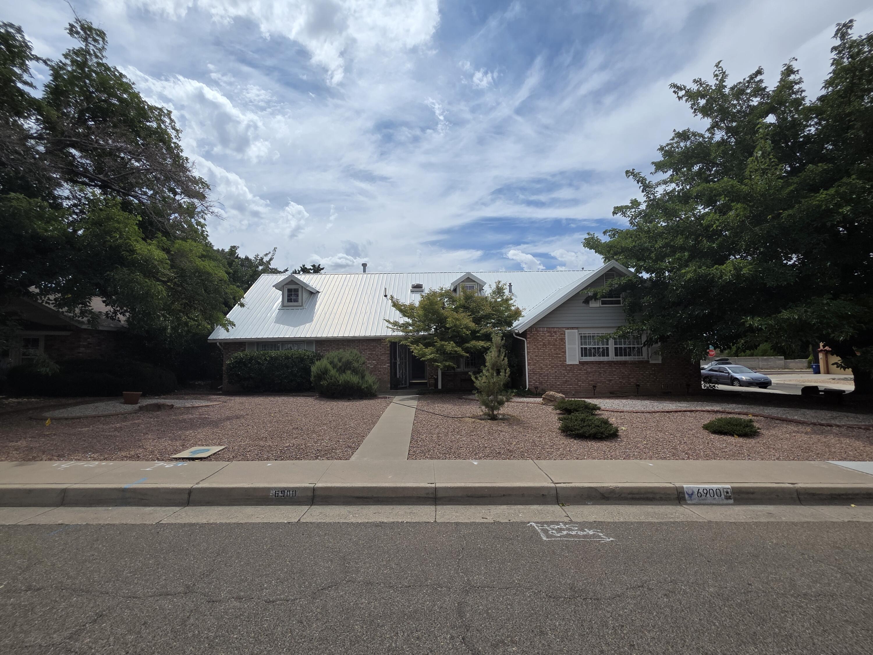6900 Seminole Road NE