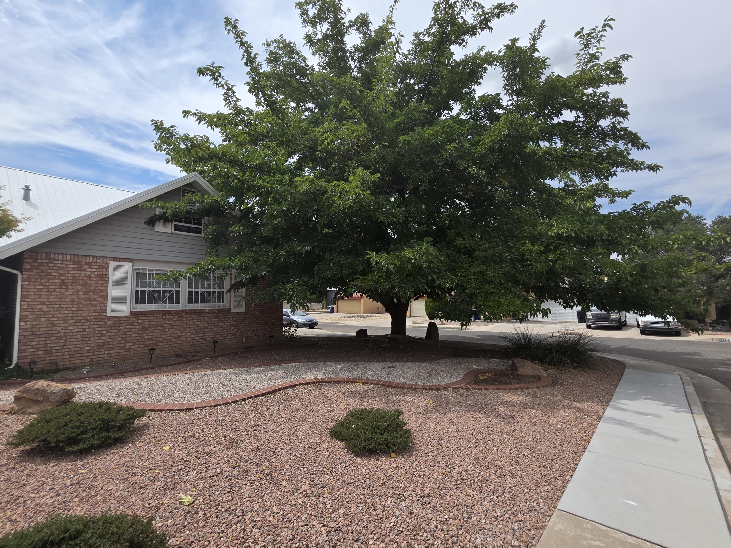 Photo 18 — 6900 Seminole Road NE