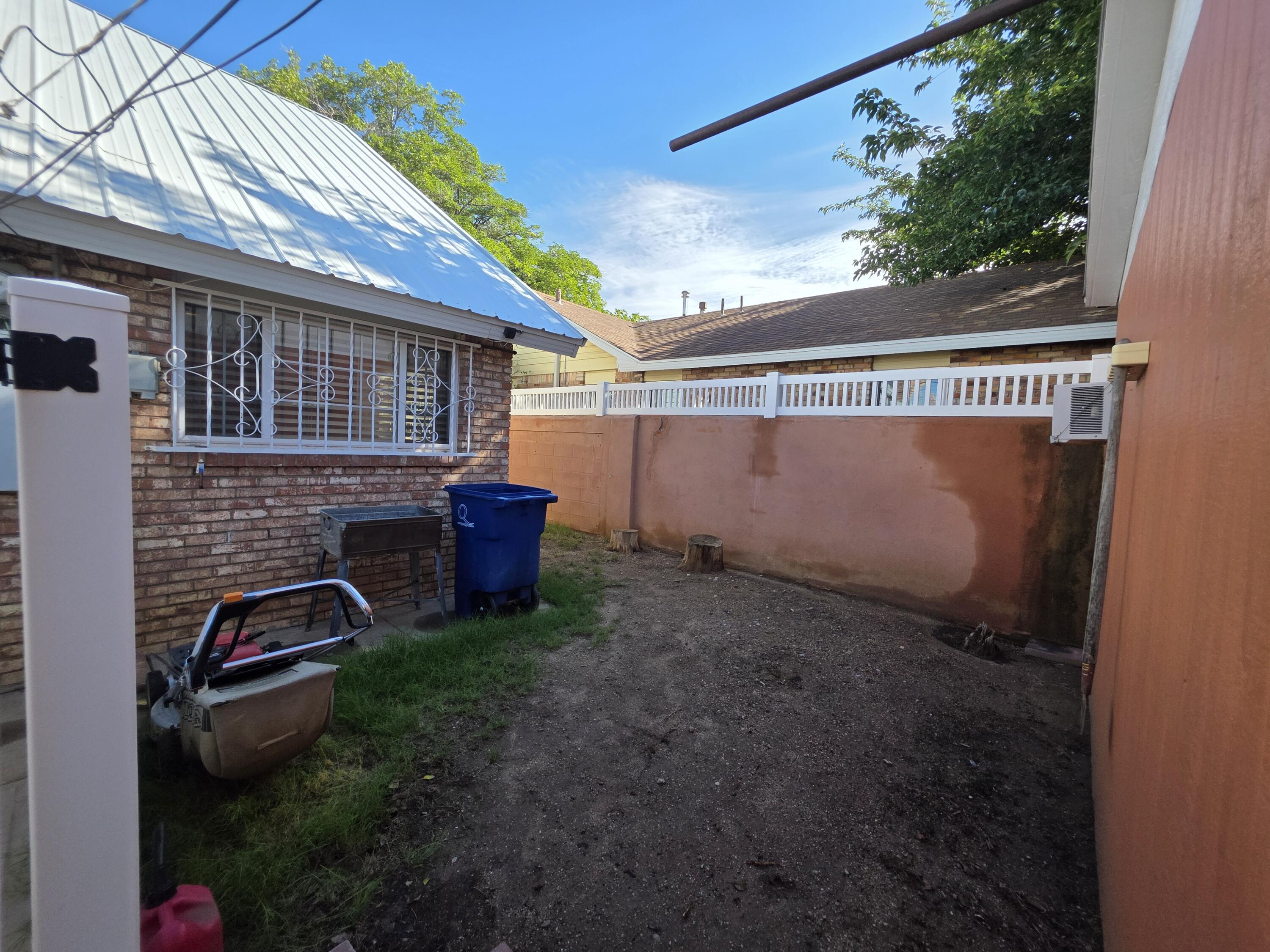 Photo 16 — 6900 Seminole Road NE