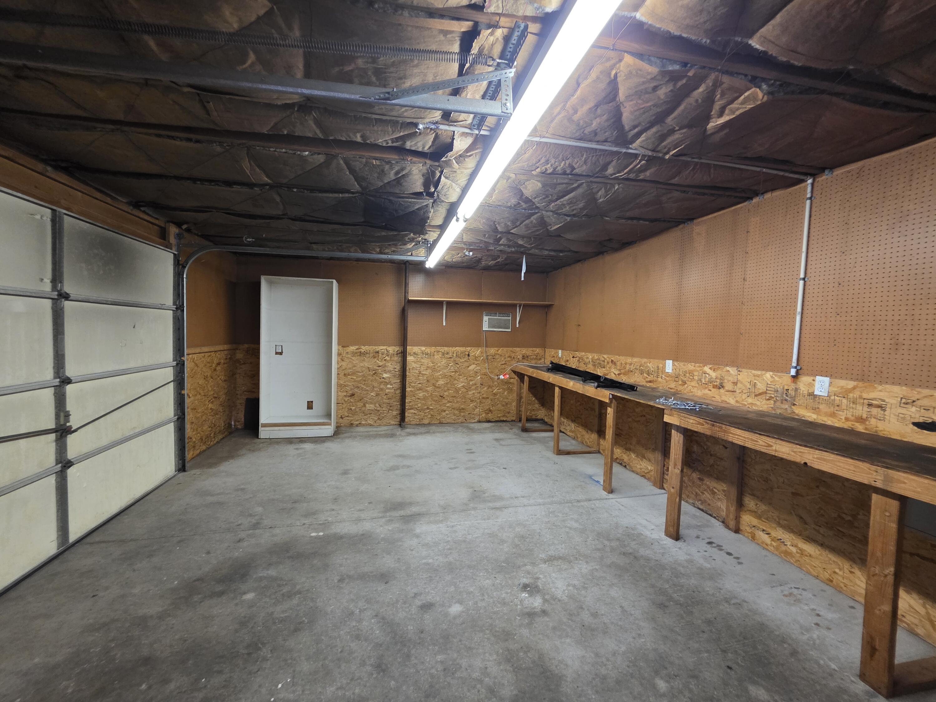 Photo 13 — 6900 Seminole Road NE