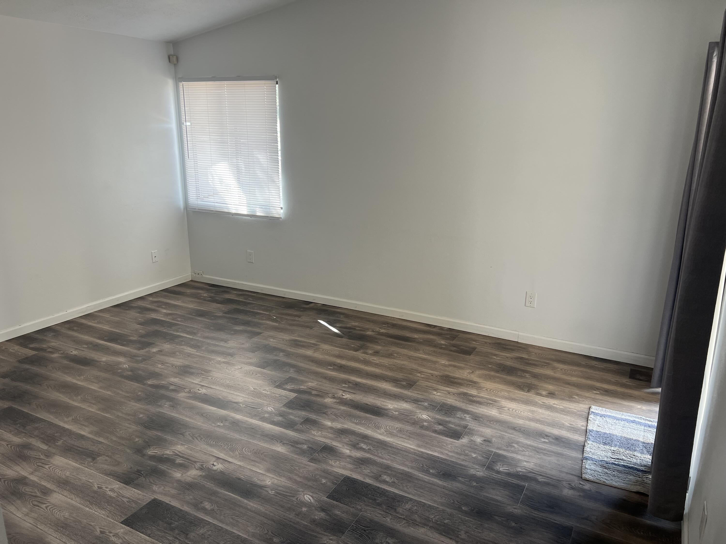 Photo 3 — 2596 Harvard Drive SE