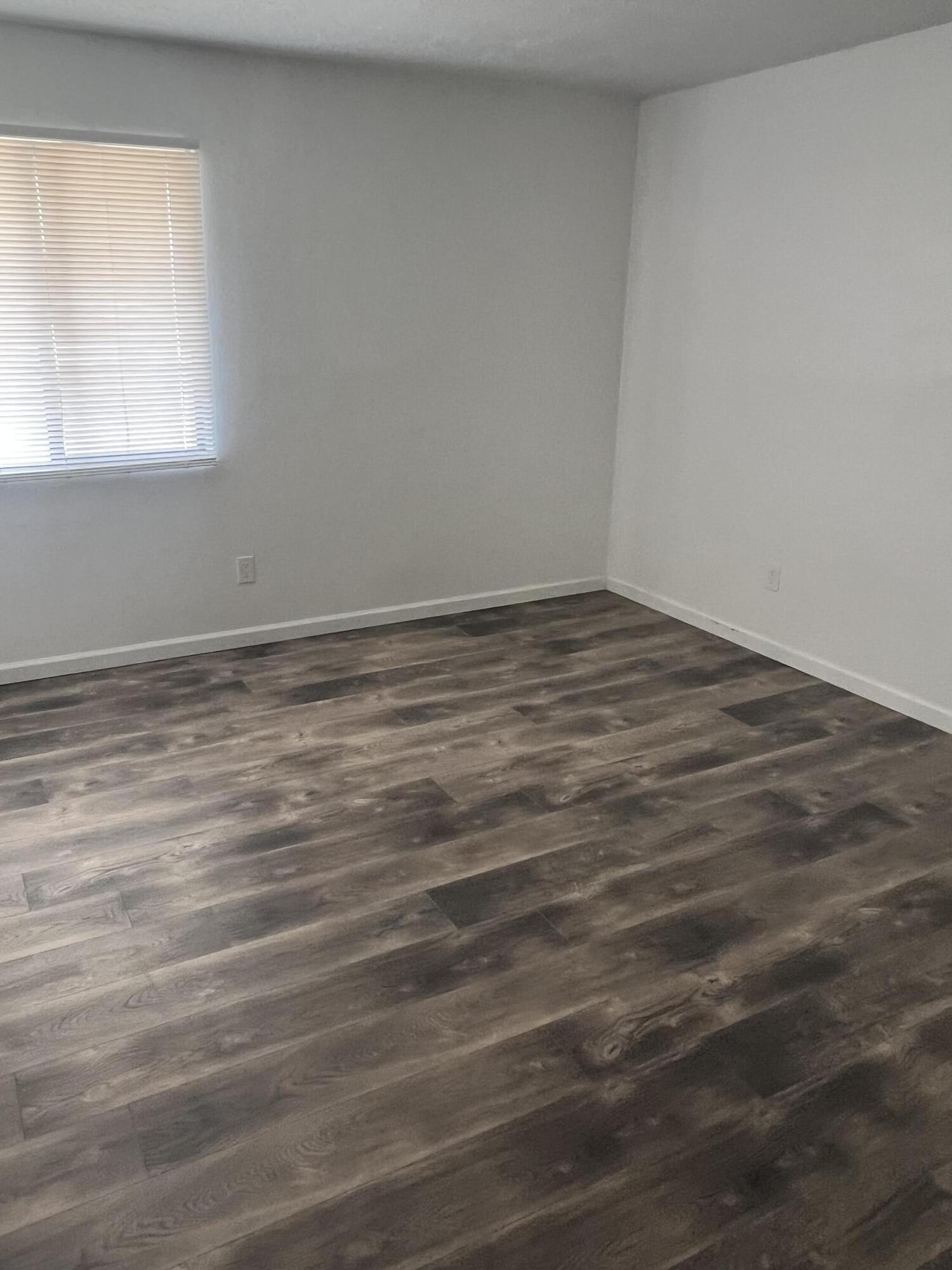 Photo 5 — 2596 Harvard Drive SE