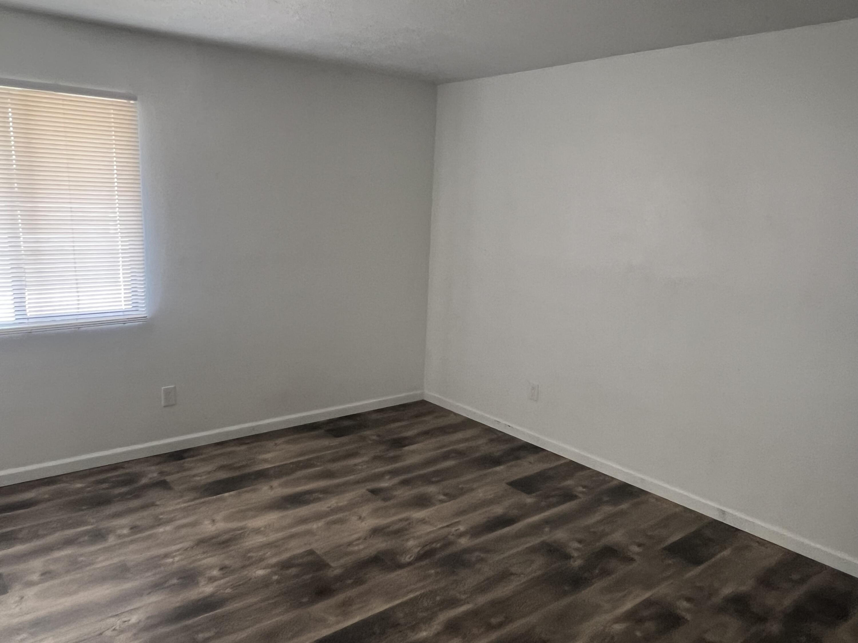 Photo 6 — 2596 Harvard Drive SE