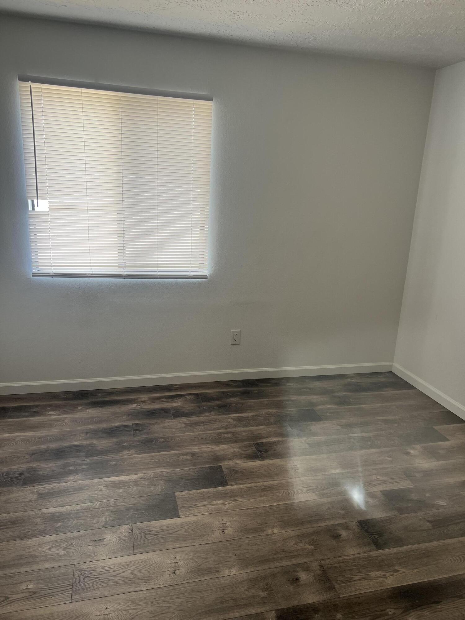 Photo 8 — 2596 Harvard Drive SE