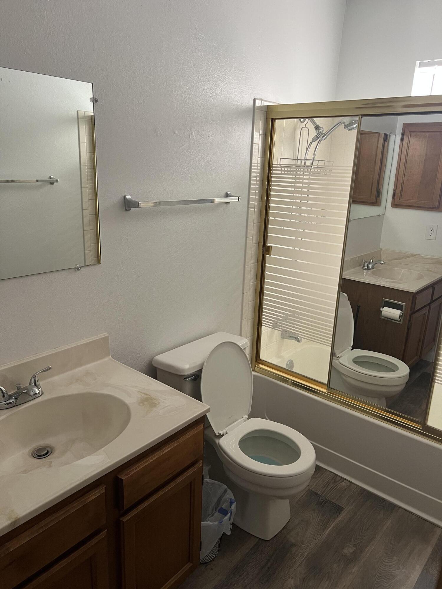 Photo 9 — 2596 Harvard Drive SE