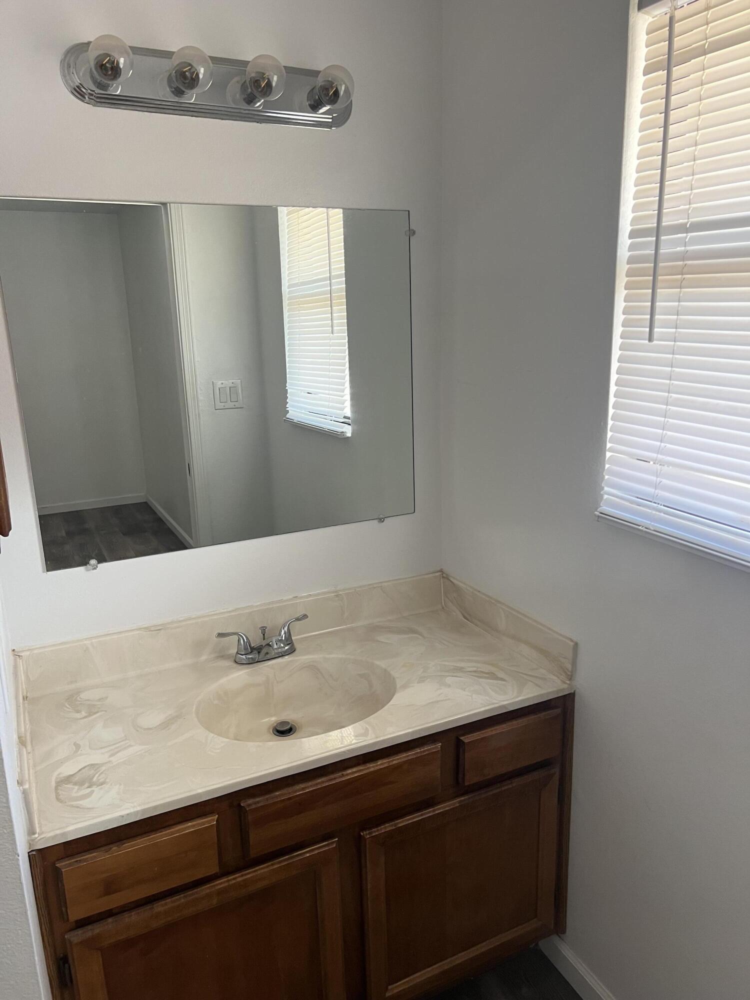 Photo 10 — 2596 Harvard Drive SE