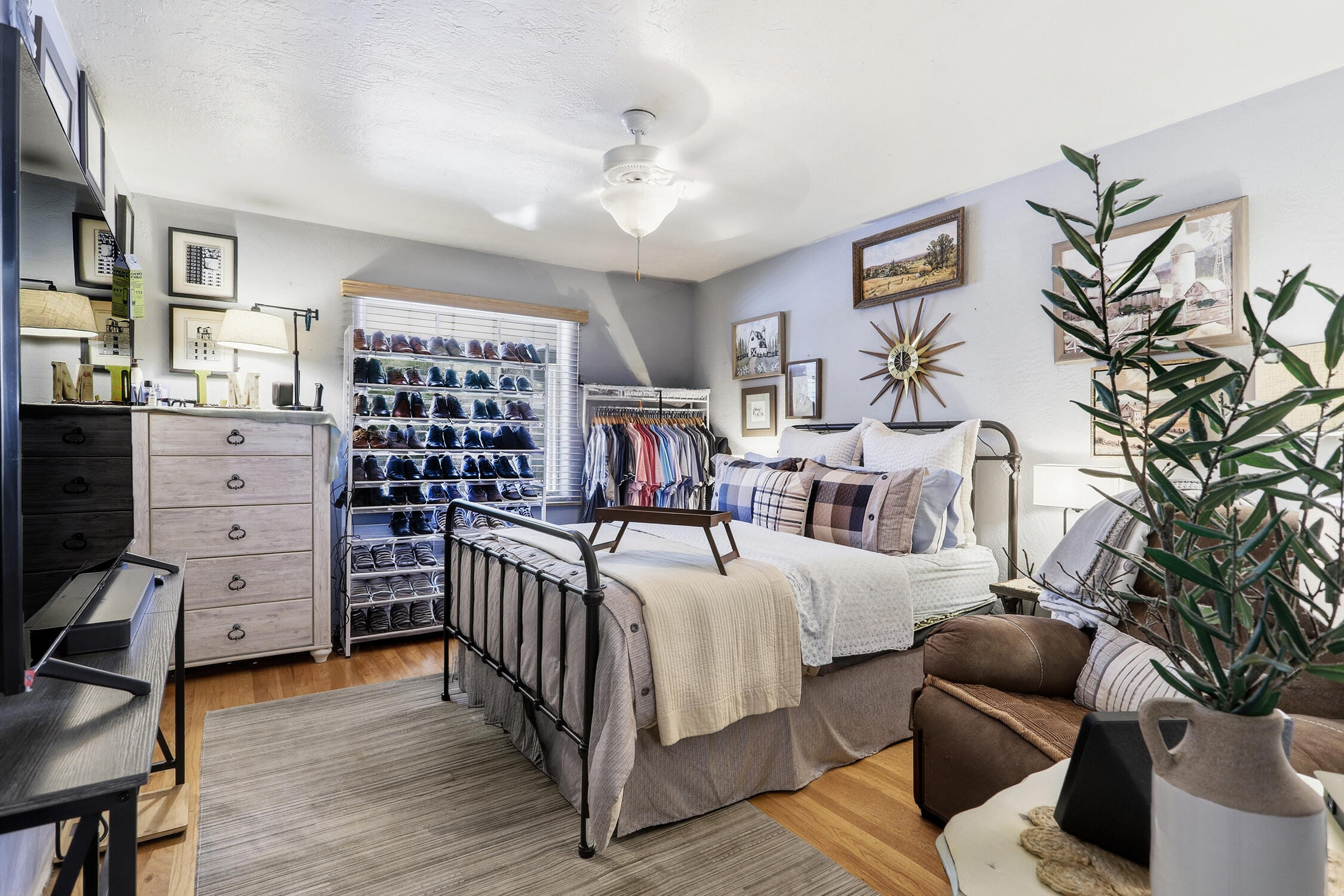 Photo 7 — 401 Aliso Drive NE