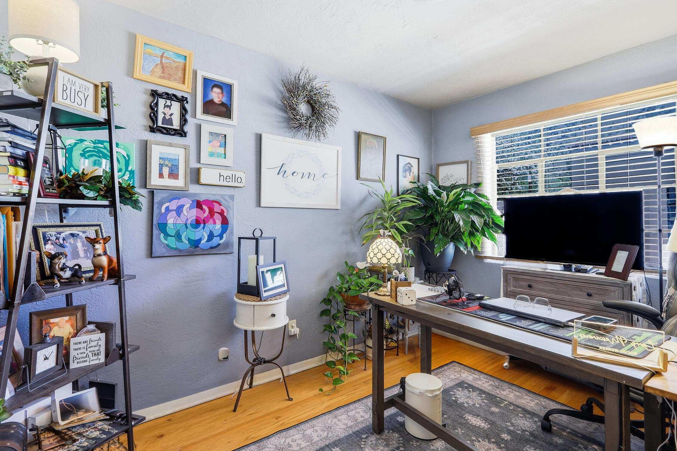 Photo 9 — 401 Aliso Drive NE