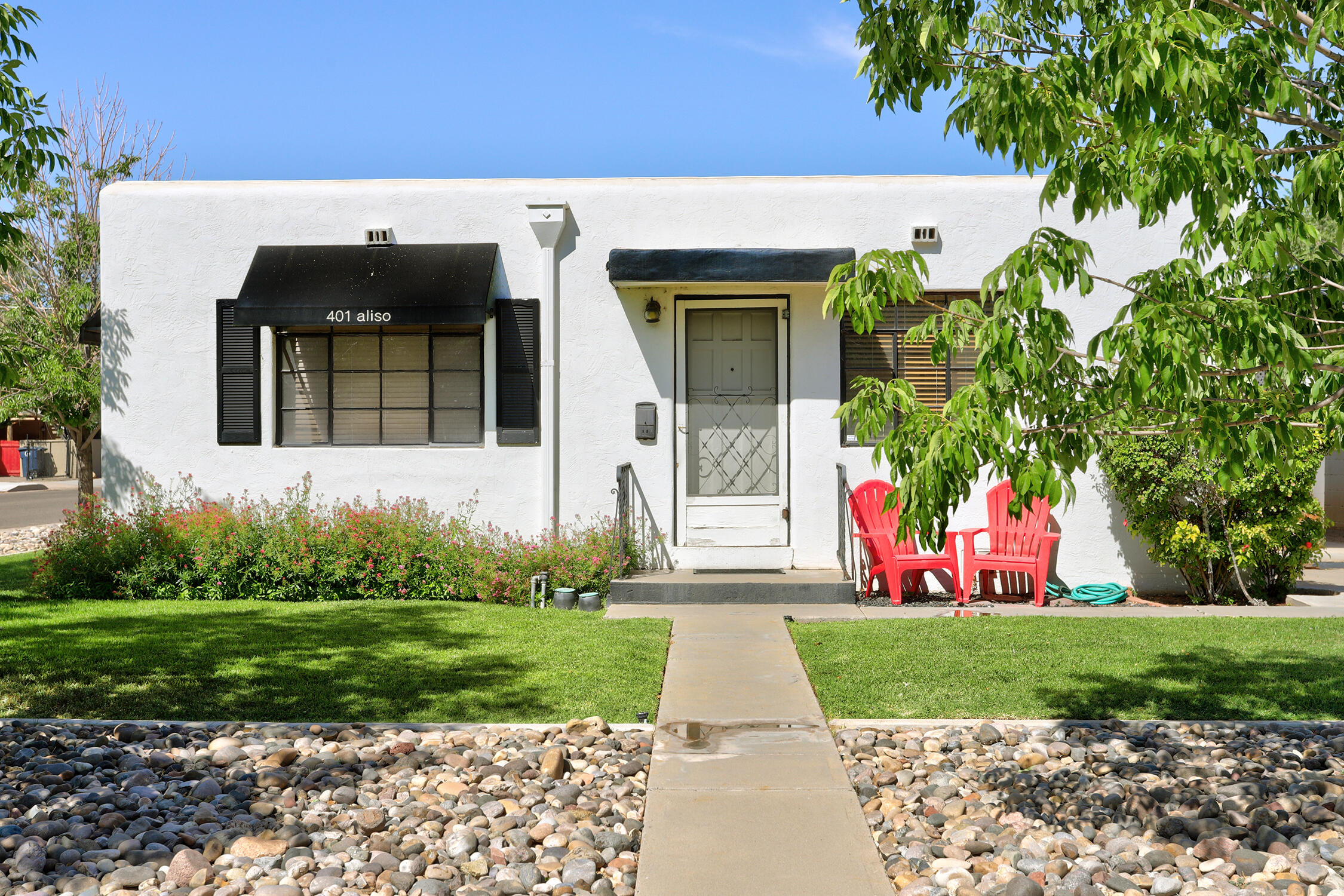 Photo 20 — 401 Aliso Drive NE