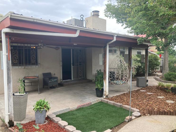 Photo 6 — 7217 Vivian Drive NE