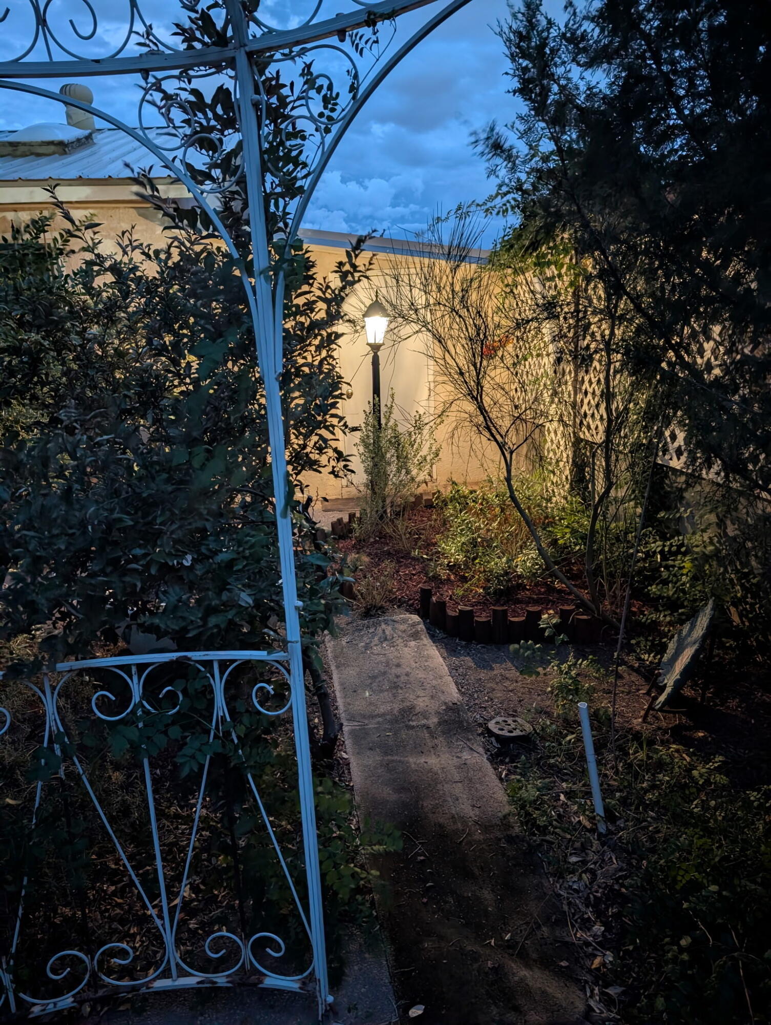 Photo 17 — 7217 Vivian Drive NE