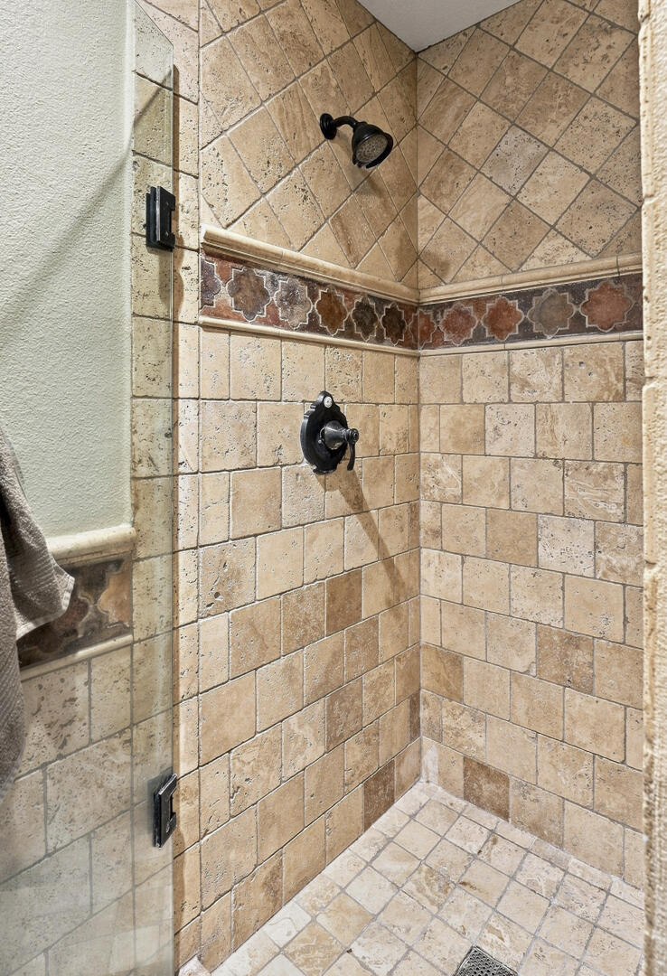 Photo 2 — 7504 La Madera Road NE