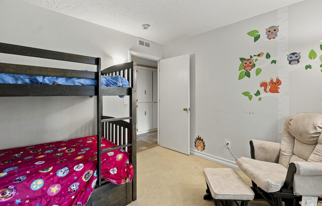 Photo 4 — 7504 La Madera Road NE