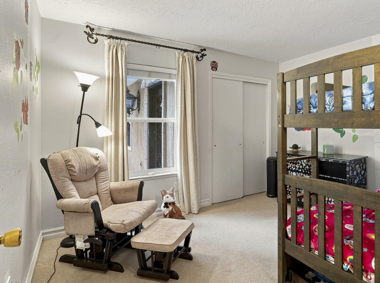 Photo 5 — 7504 La Madera Road NE