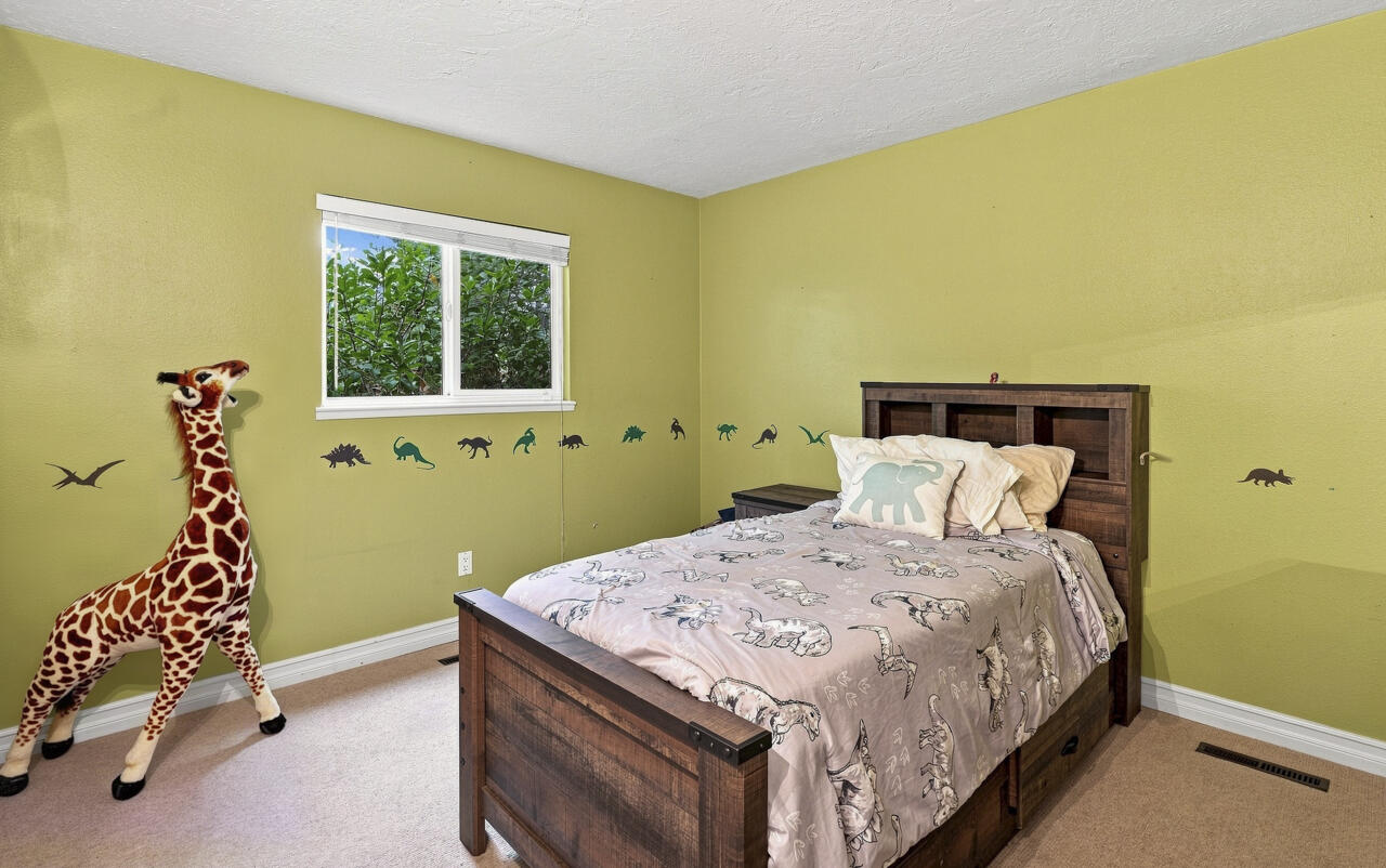 Photo 9 — 7504 La Madera Road NE