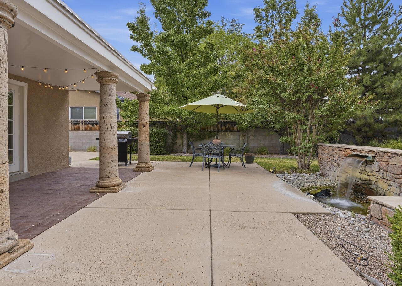 Photo 15 — 7504 La Madera Road NE