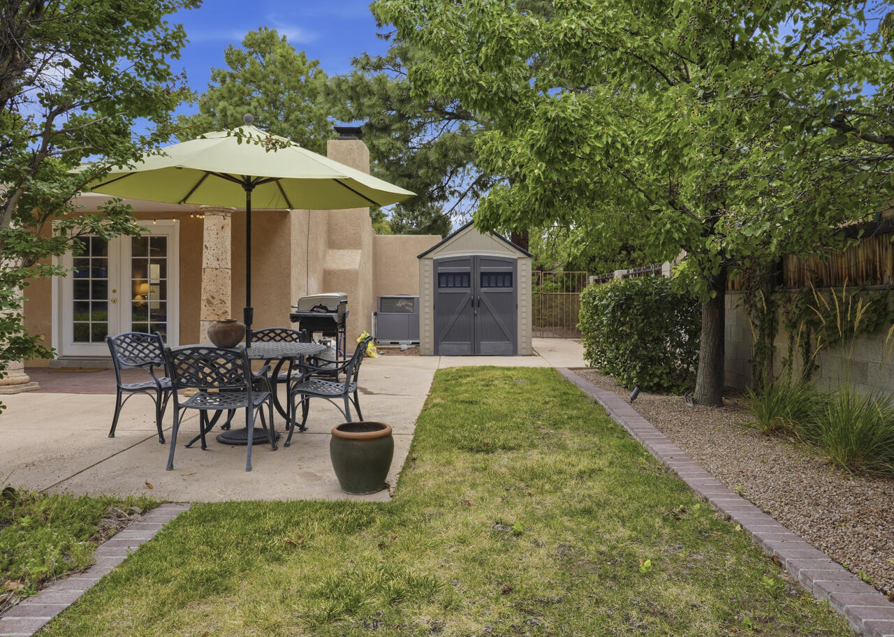 Photo 17 — 7504 La Madera Road NE