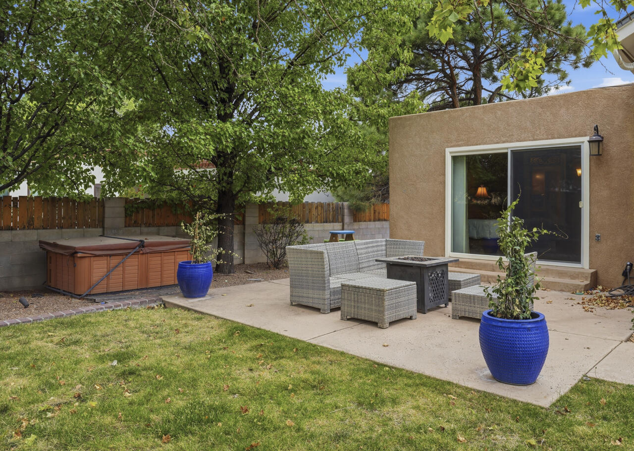 Photo 20 — 7504 La Madera Road NE
