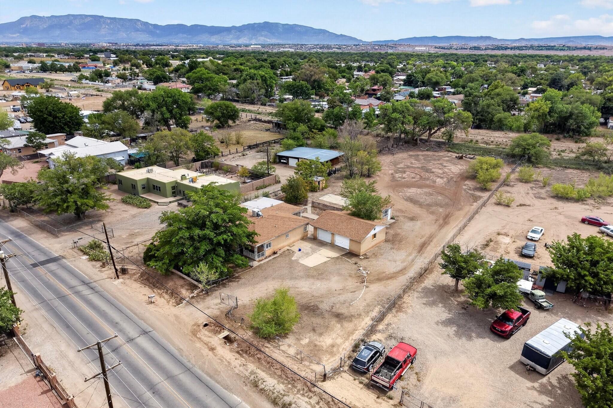Photo 9 — 2062 Tapia Boulevard SW