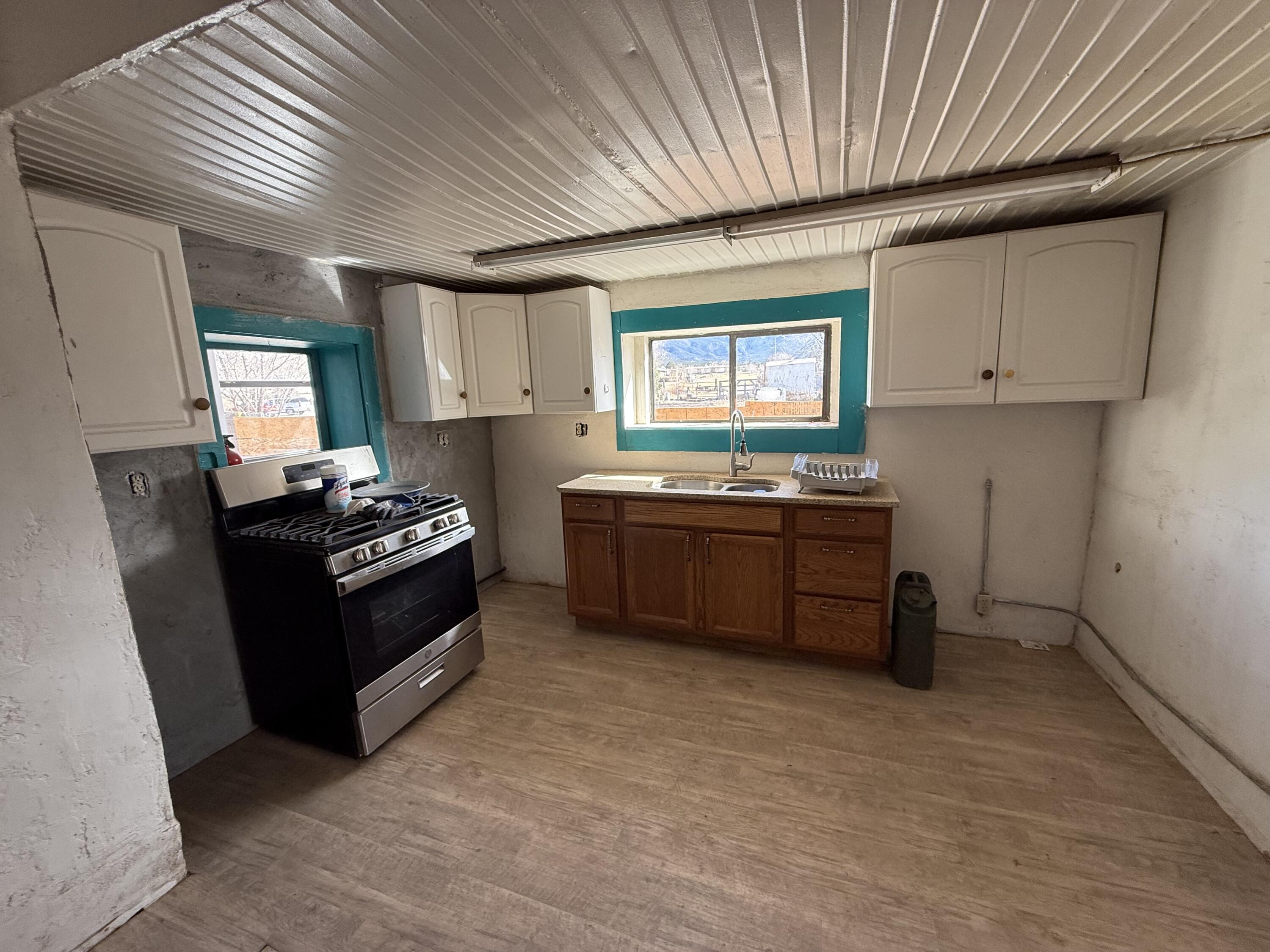 Photo 9 — 708 Spruce Street