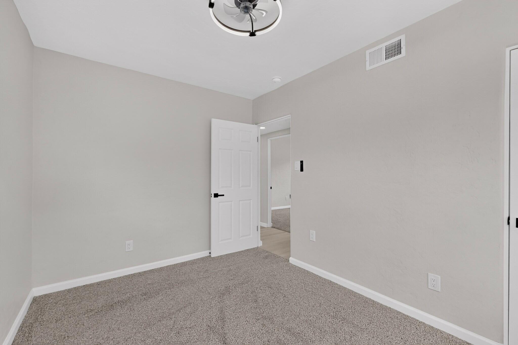 Photo 16 — 410 Adams Street NE