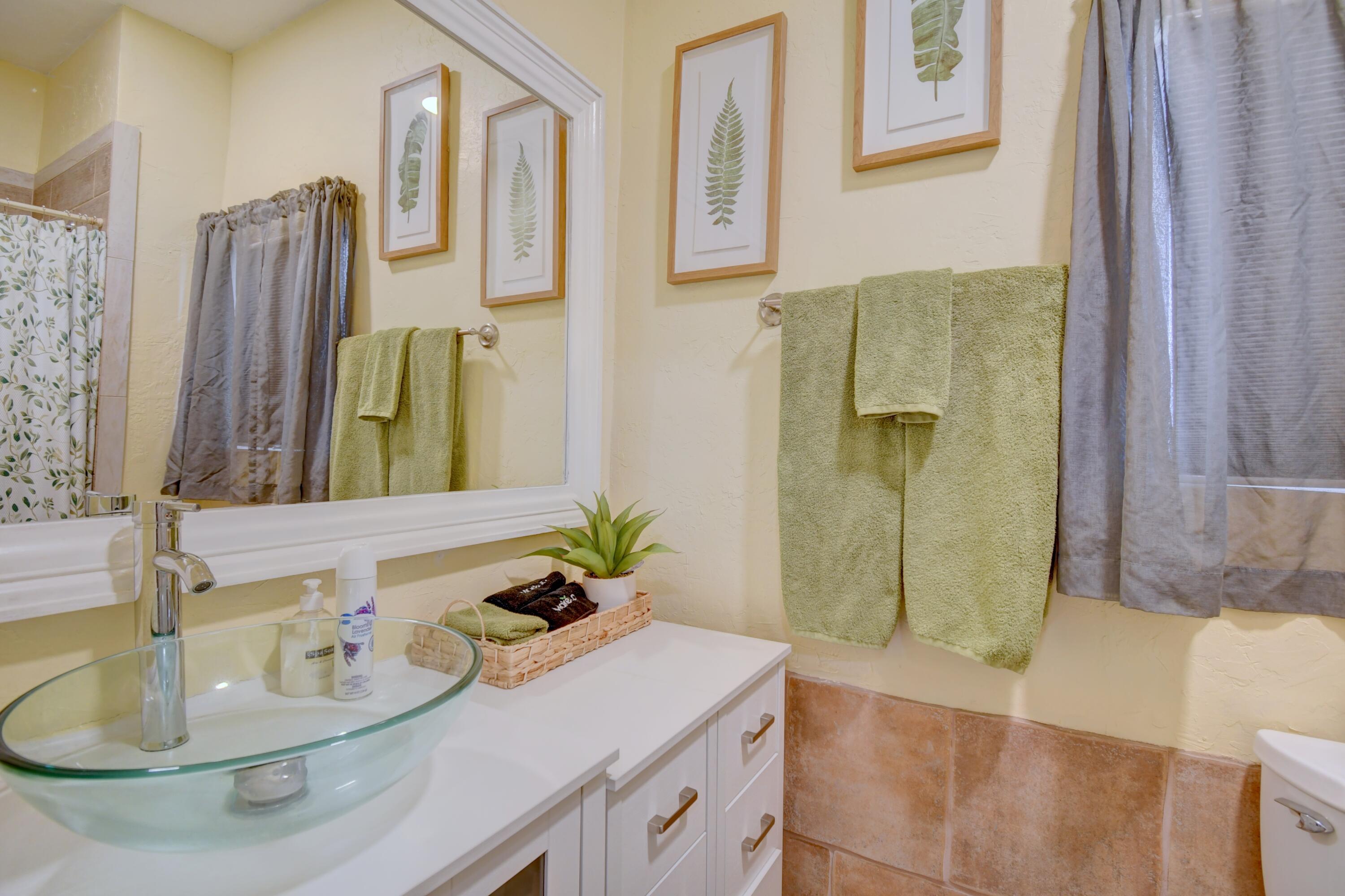 Photo 8 — 615 Keleher Avenue NW