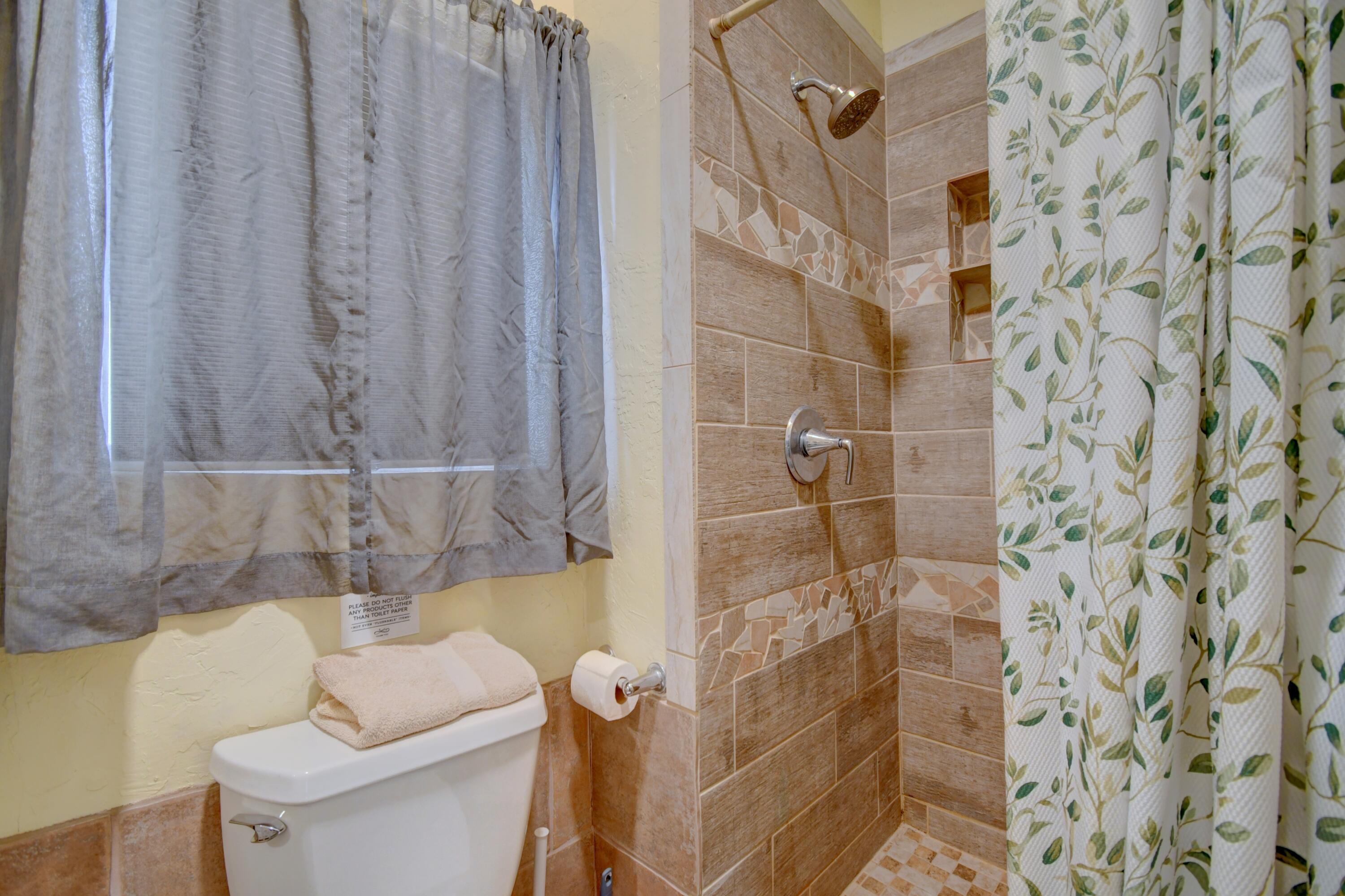 Photo 7 — 615 Keleher Avenue NW