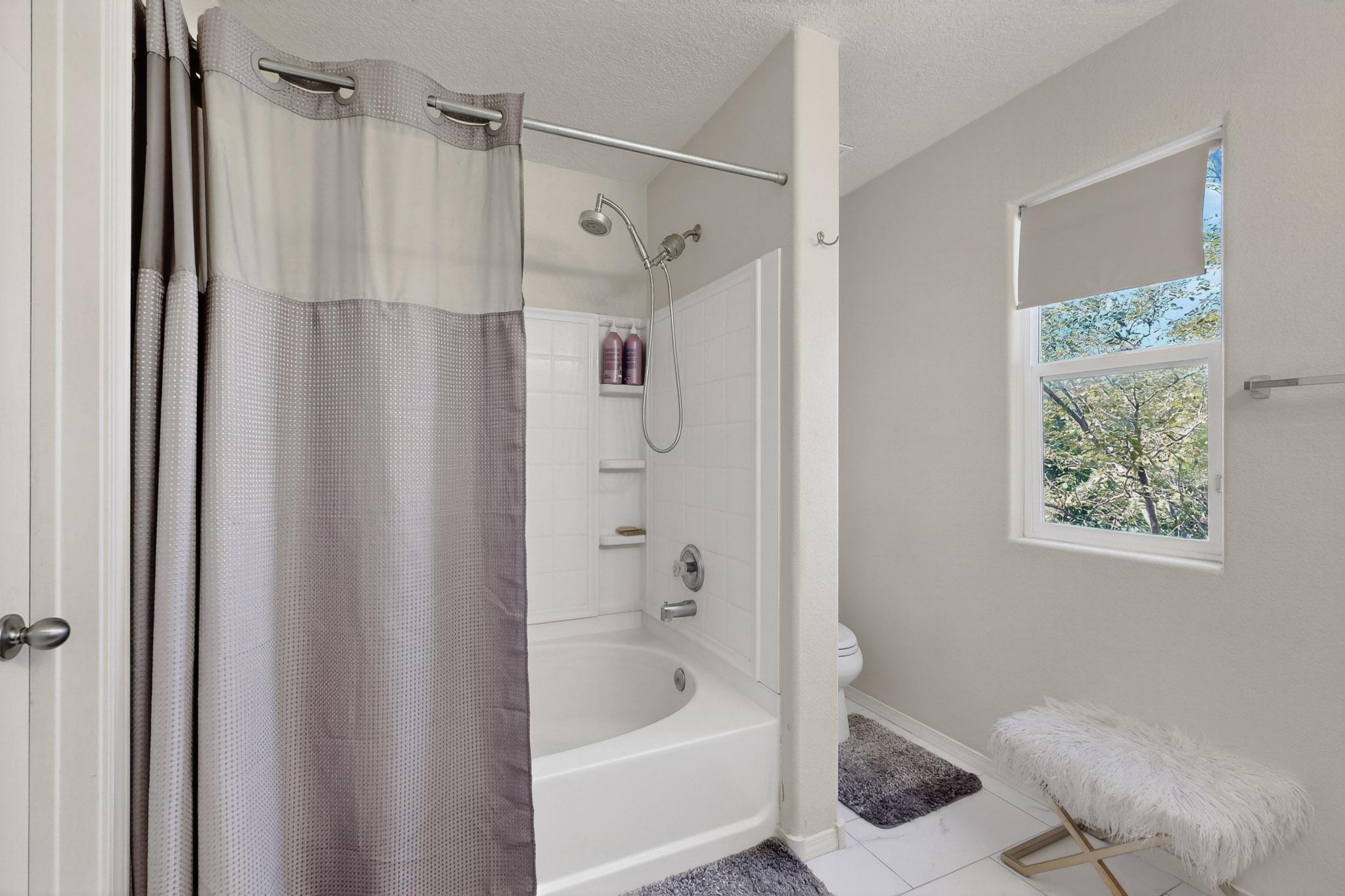 Photo 15 — 601 Menaul Boulevard NE UNIT 1404