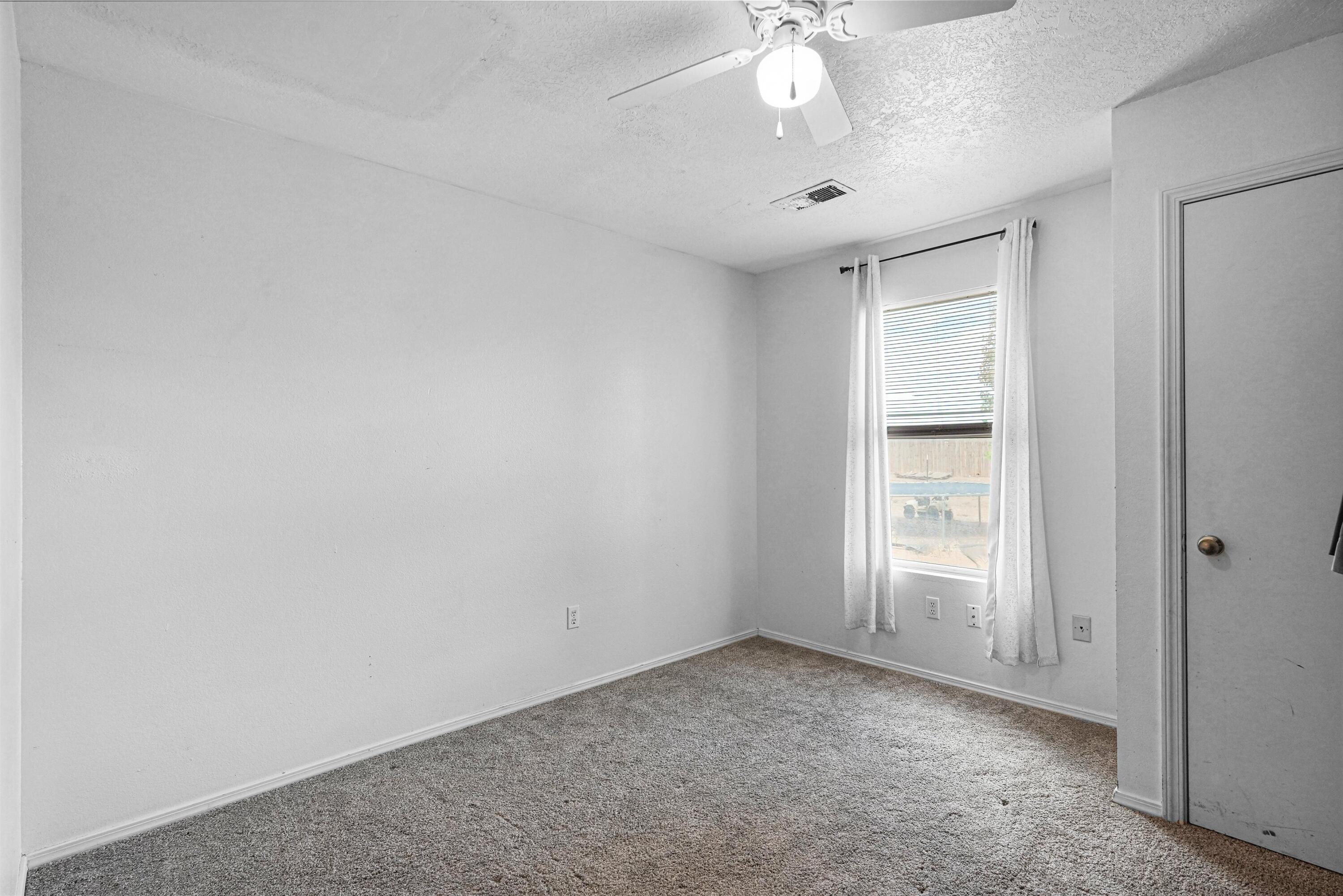 Photo 14 — 432 Mohawk Street SW