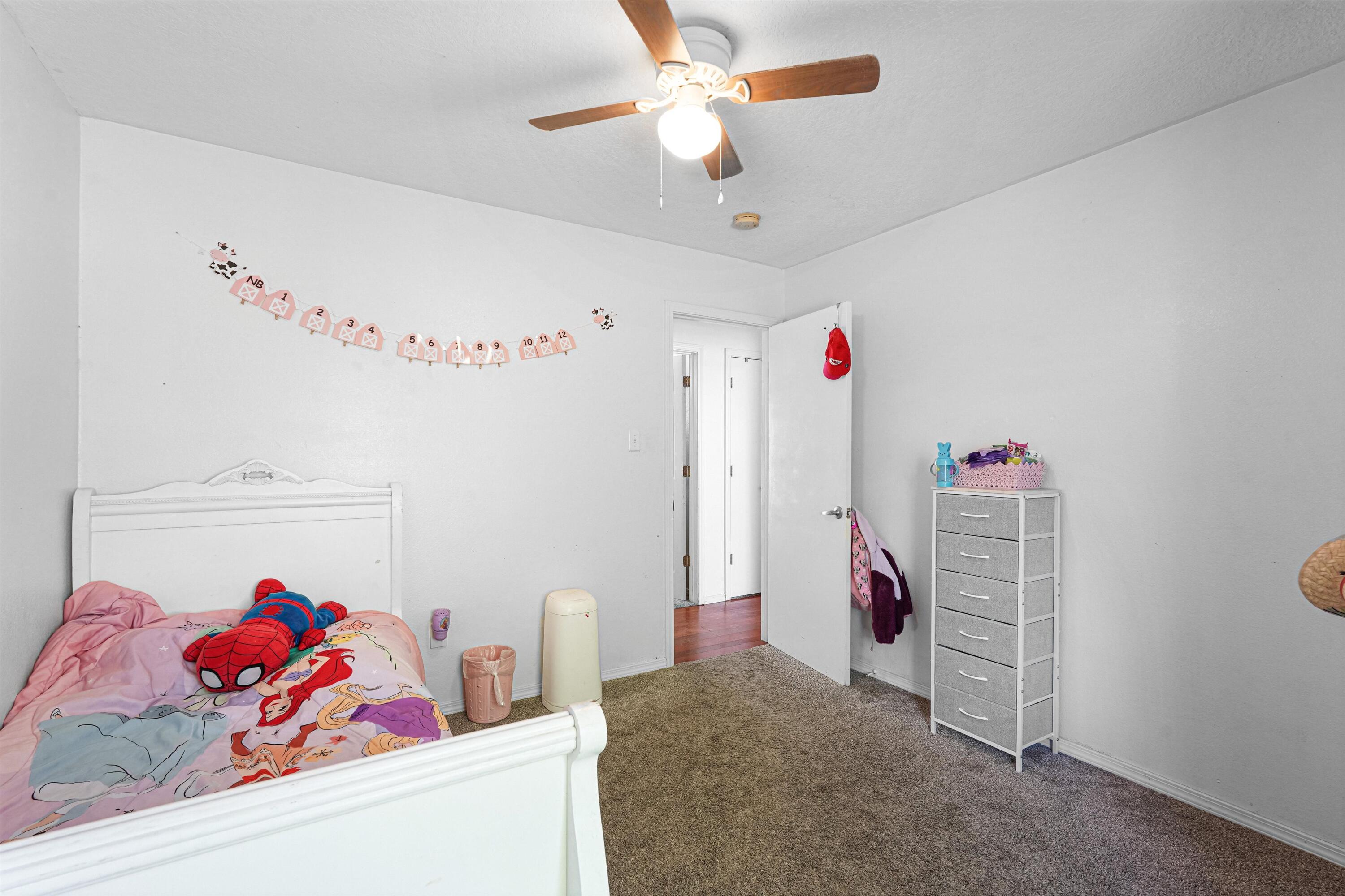 Photo 11 — 432 Mohawk Street SW
