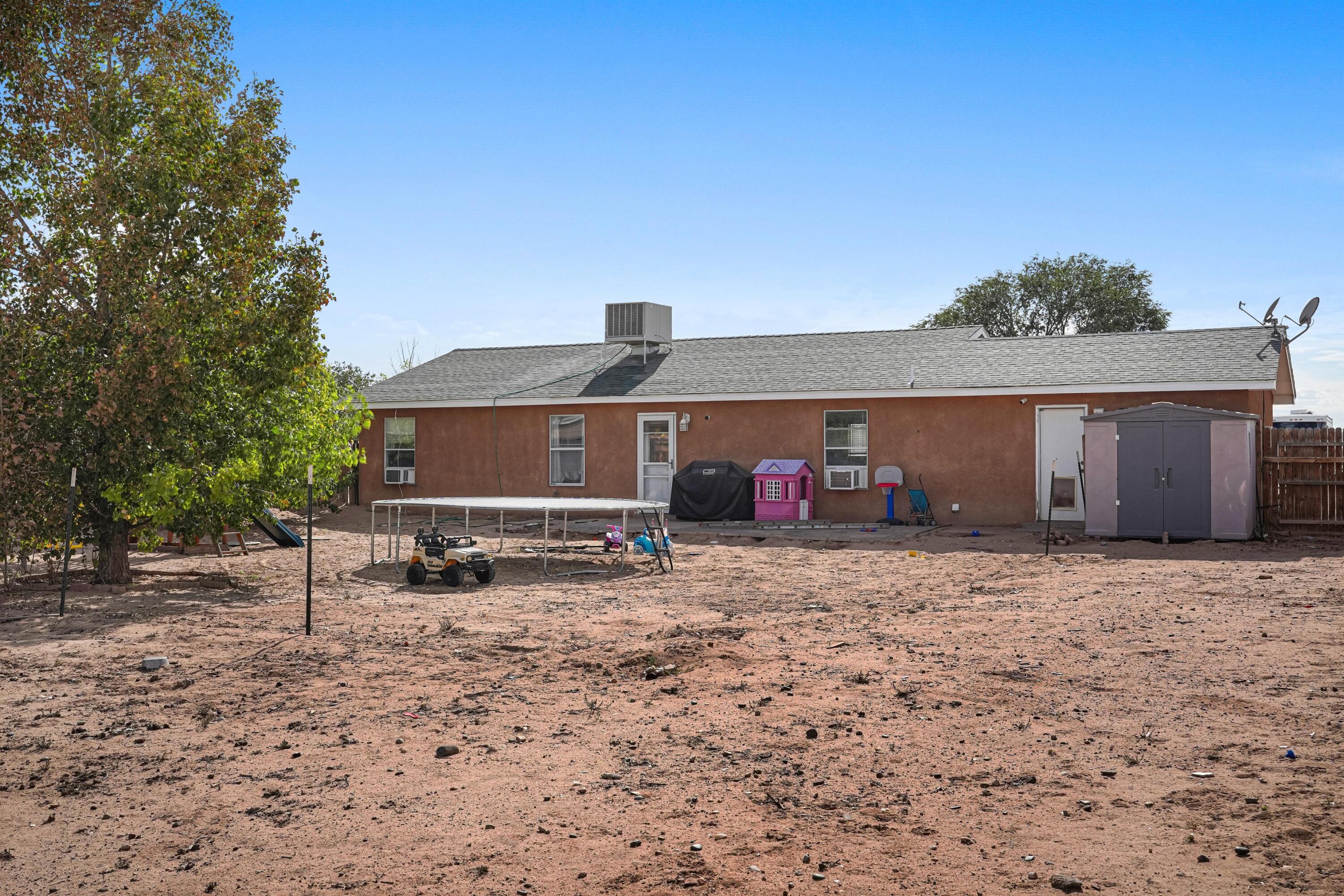 Photo 4 — 432 Mohawk Street SW