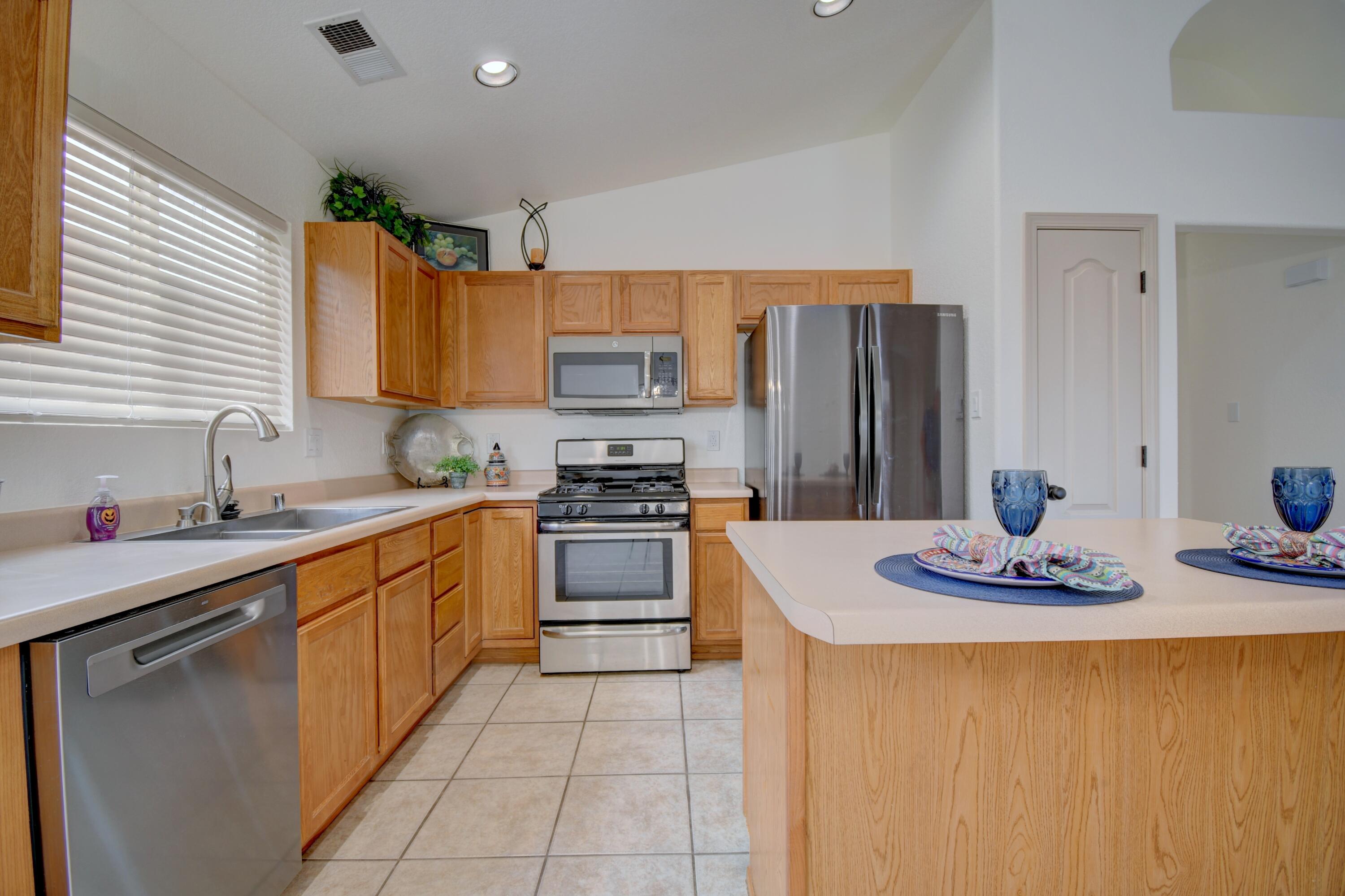 Photo 5 — 644 Peaceful Meadows Drive NE