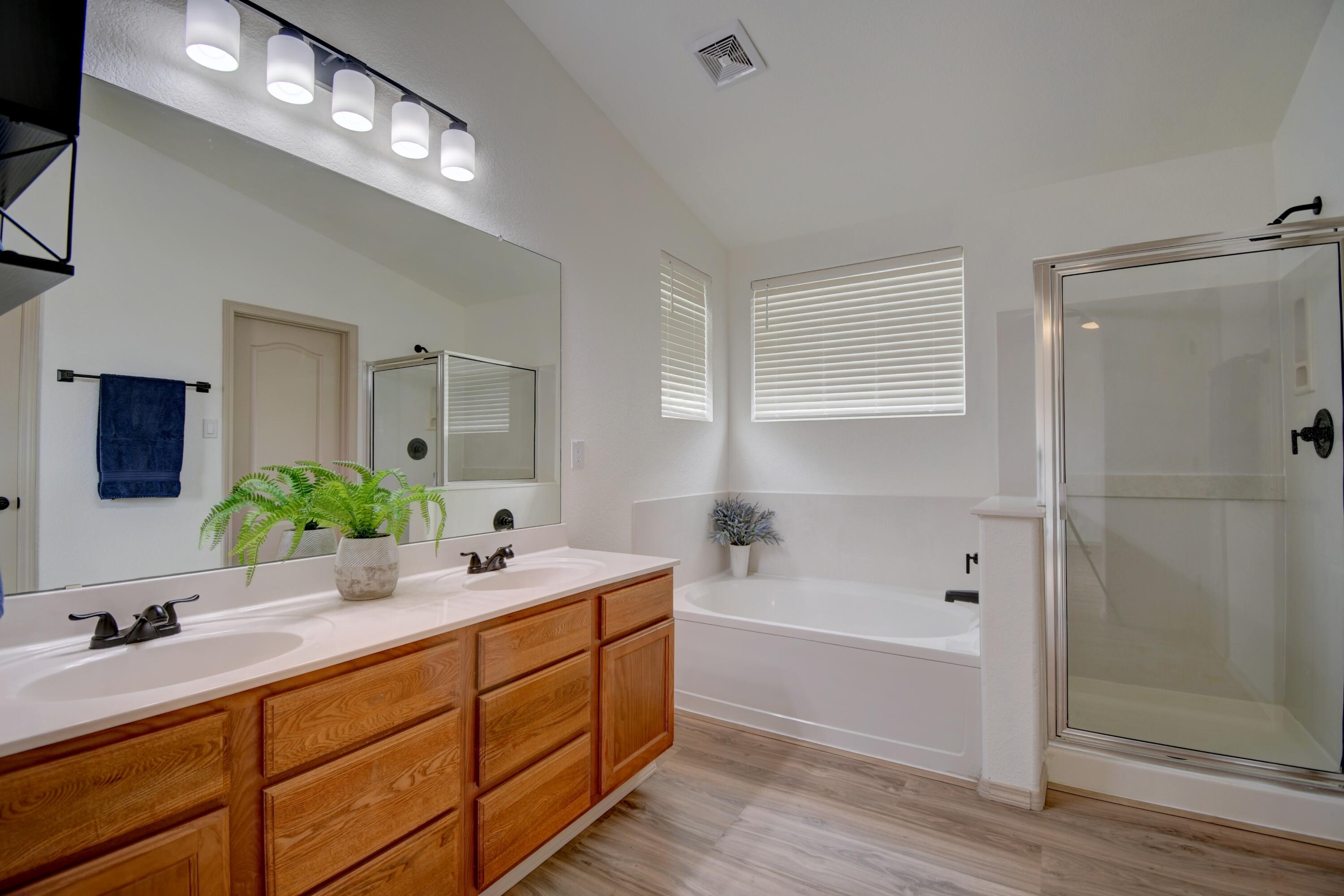 Photo 8 — 644 Peaceful Meadows Drive NE