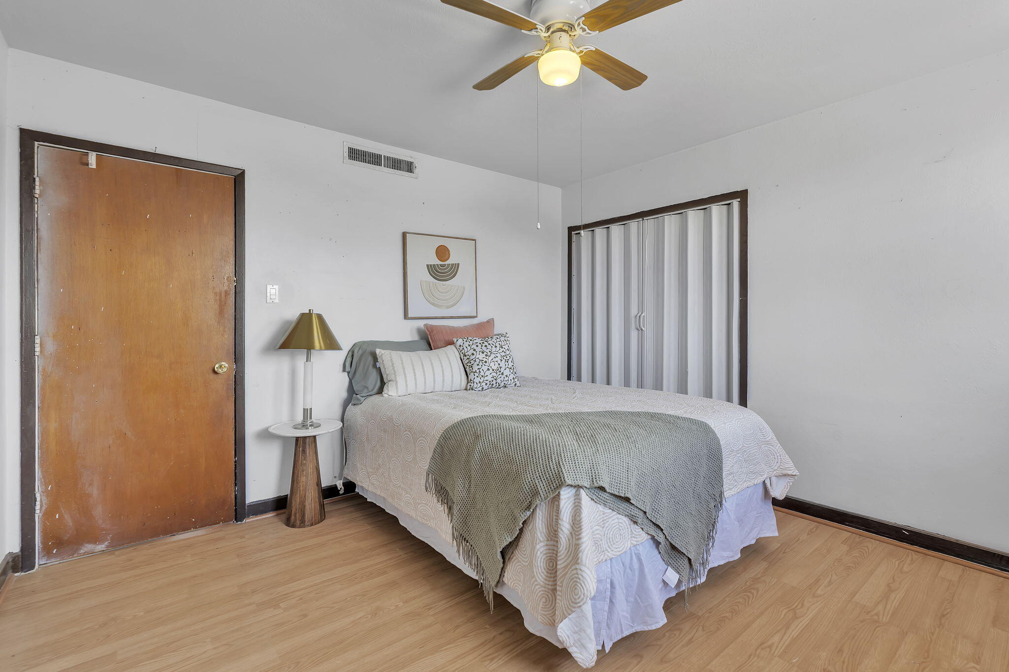 Photo 13 — 5008 Redlands Road NW