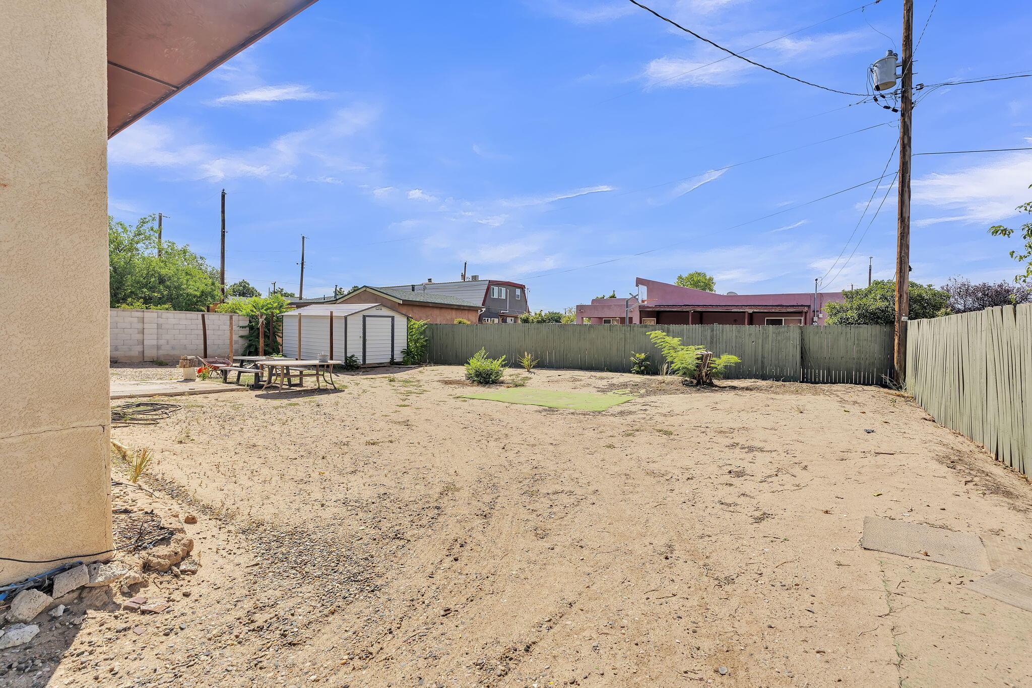 Photo 3 — 5008 Redlands Road NW