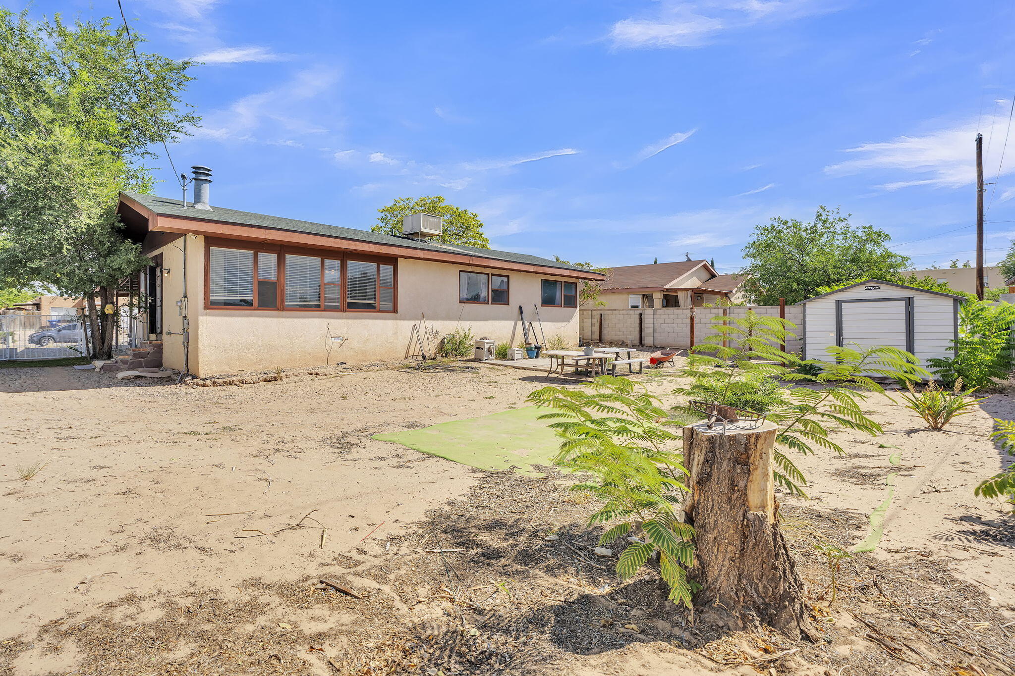 Photo 5 — 5008 Redlands Road NW