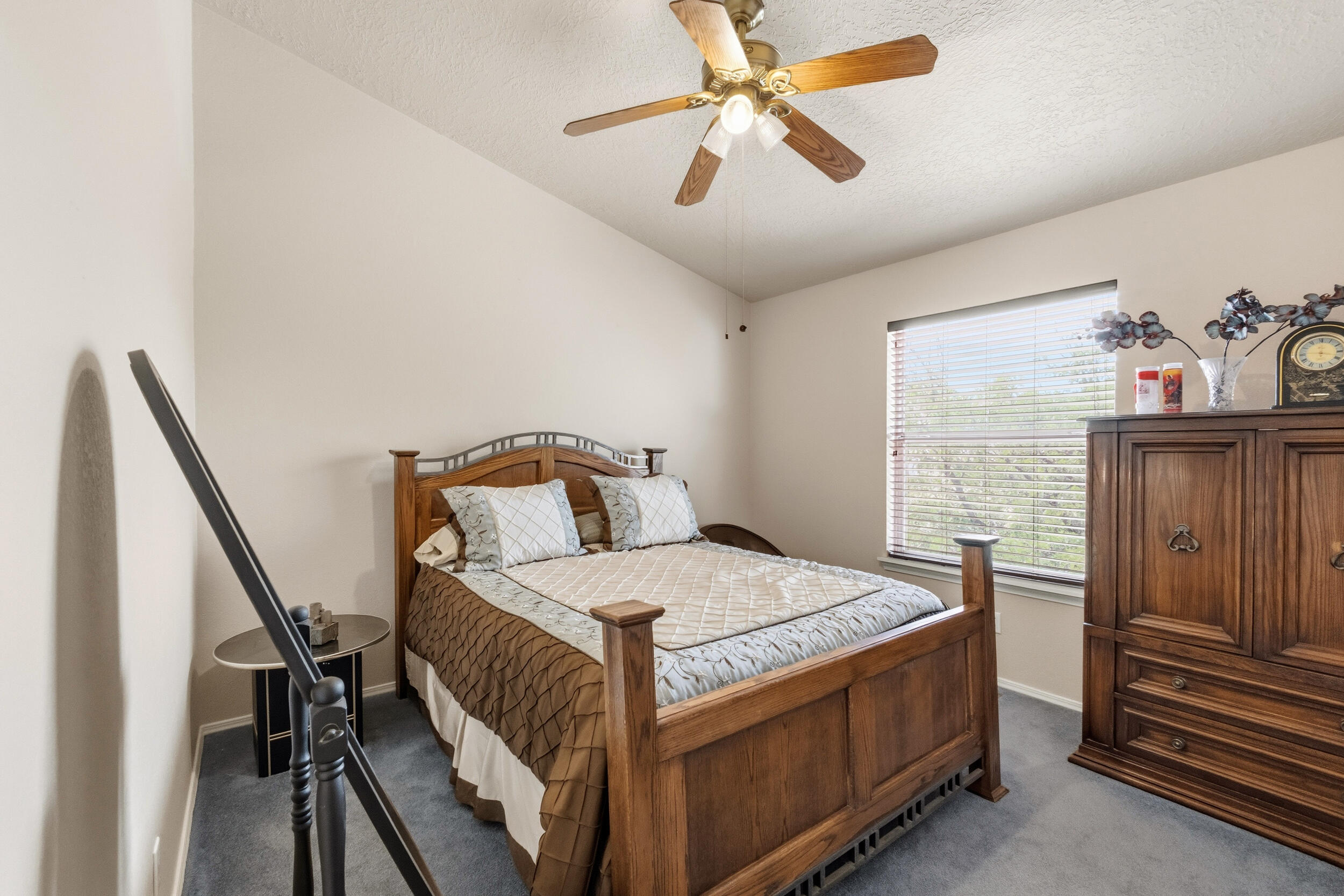 Photo 4 — 1519 Stoneway Drive NW