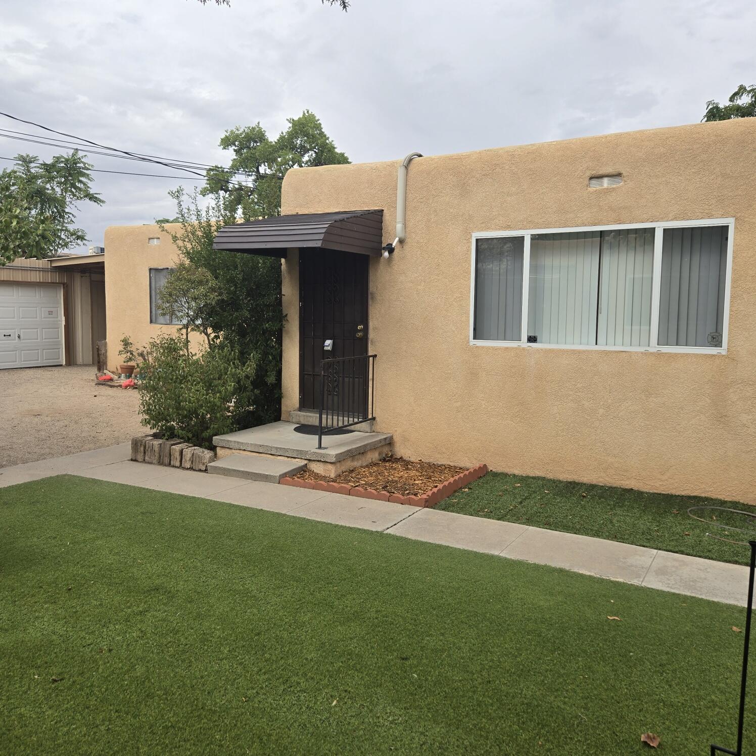 358 Pueblo Solano Road NW Apt 8, Los Ranchos, NM 87107