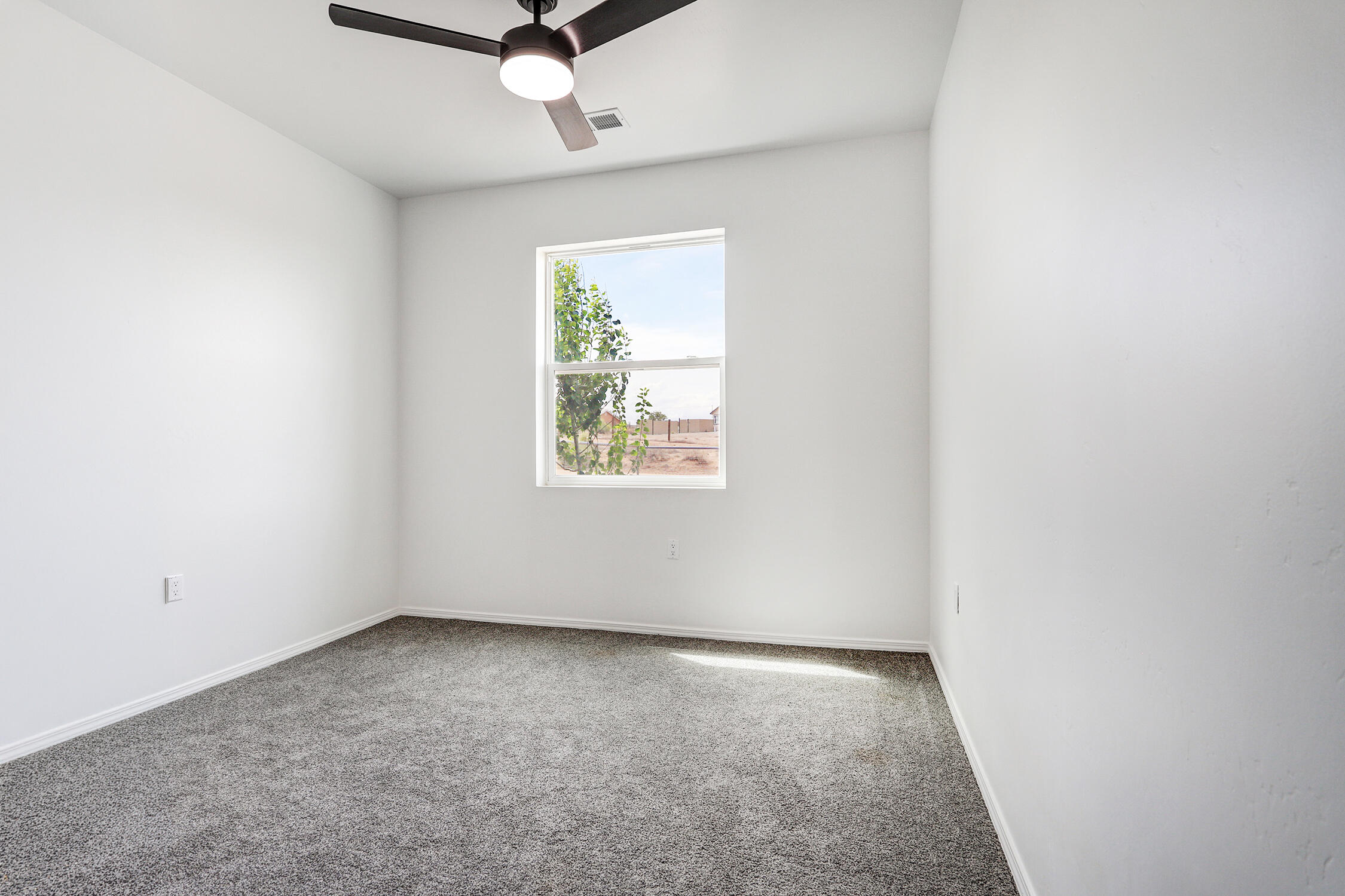 Photo 4 — 890 Idalia Road SW